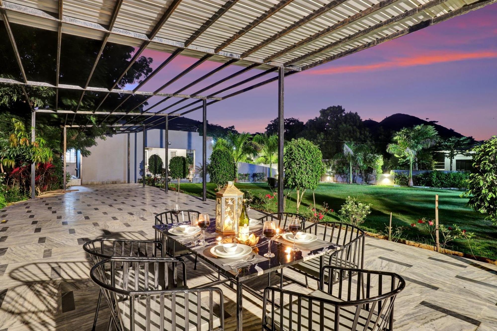 Elivaas Radhyam Luxe 2bhk With Pvt Pool * Udaipur