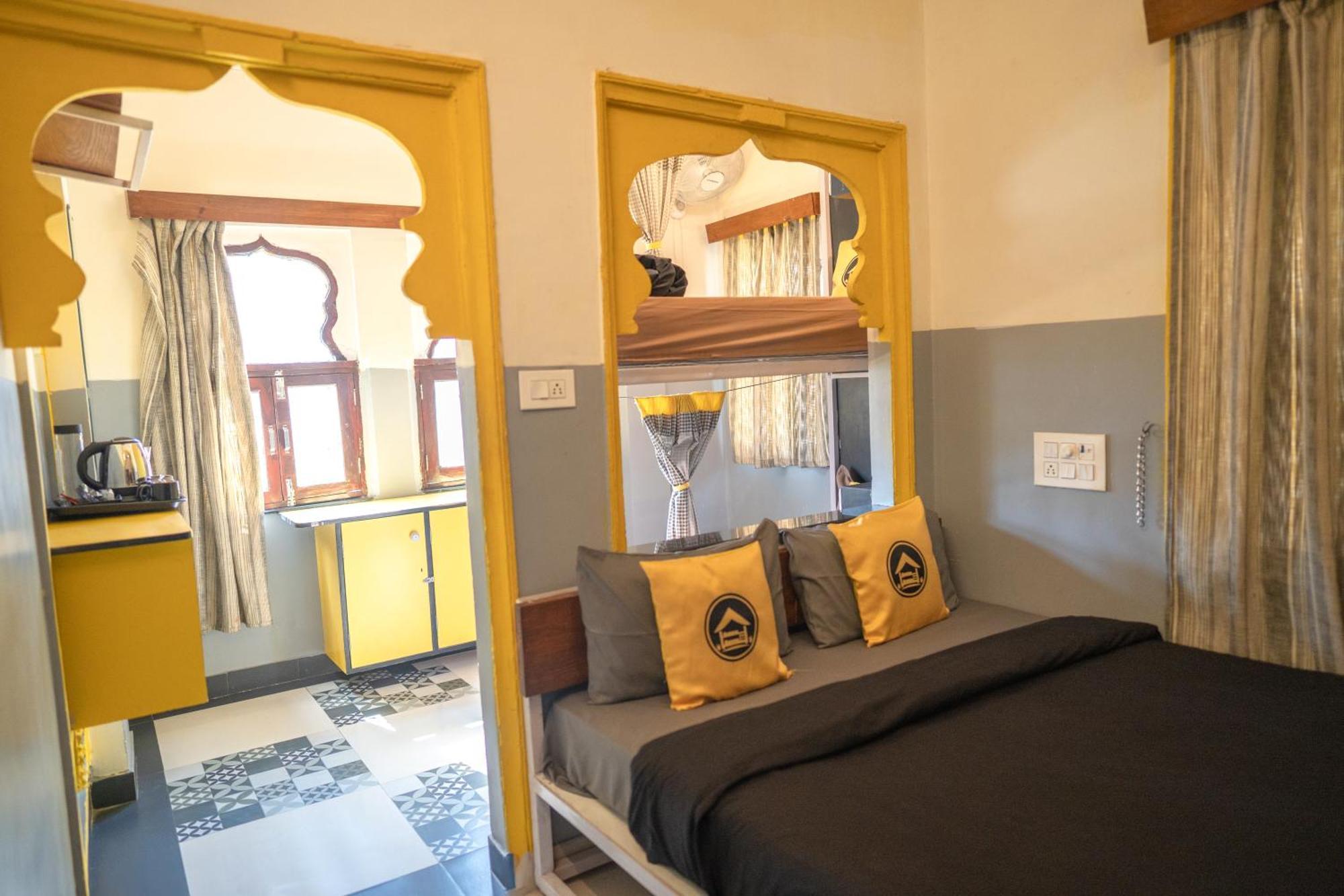 Hostel The *