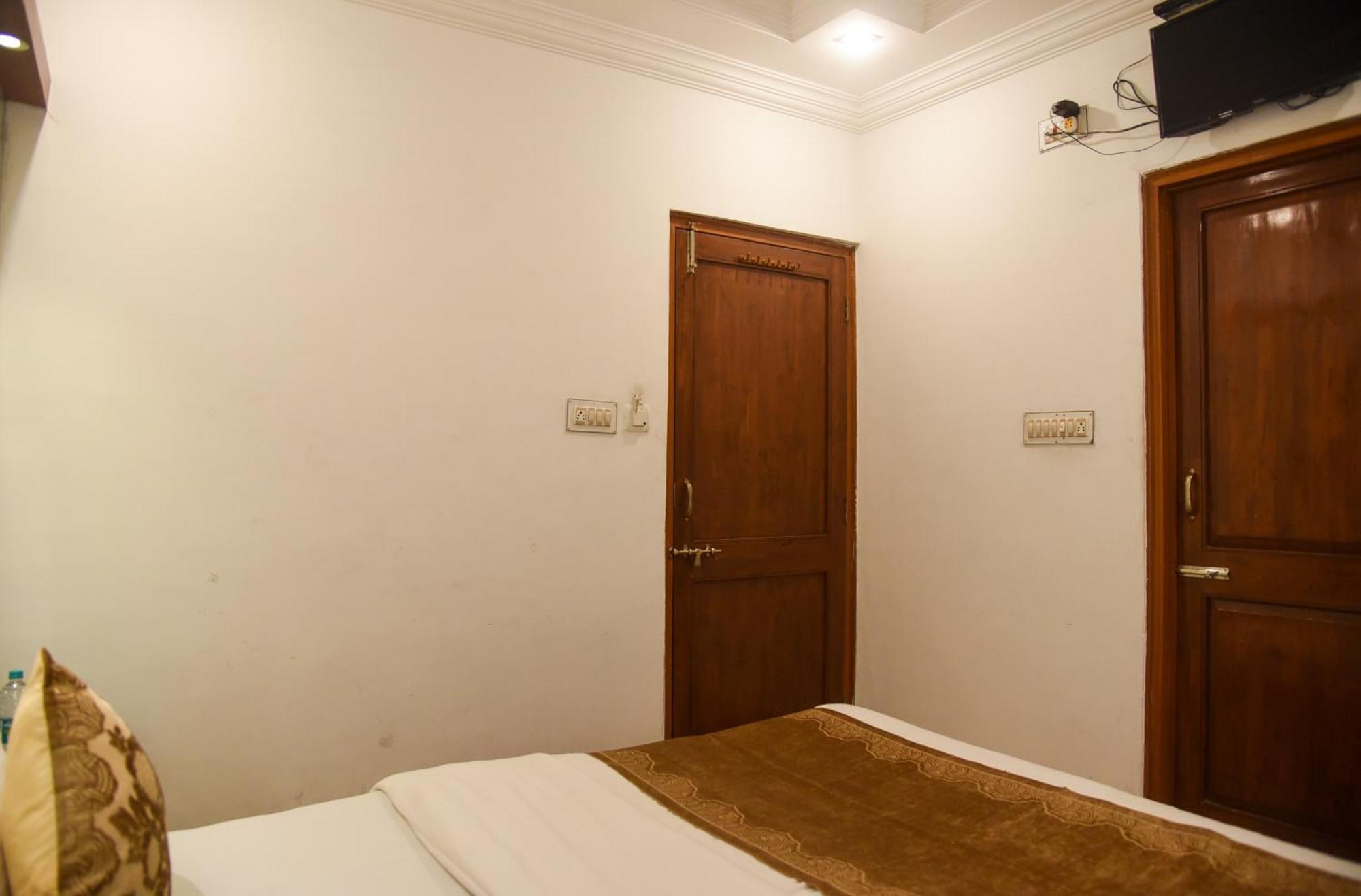 Sajjan Bed & Breakfast 3*