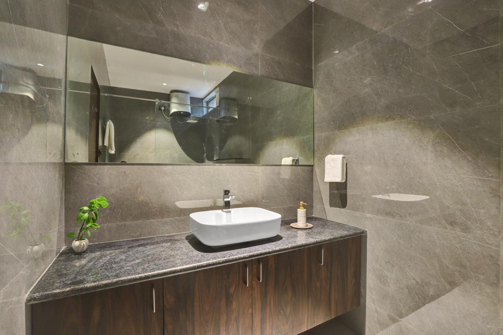 Elivaas Radhyam Luxe 2bhk With Pvt Pool *