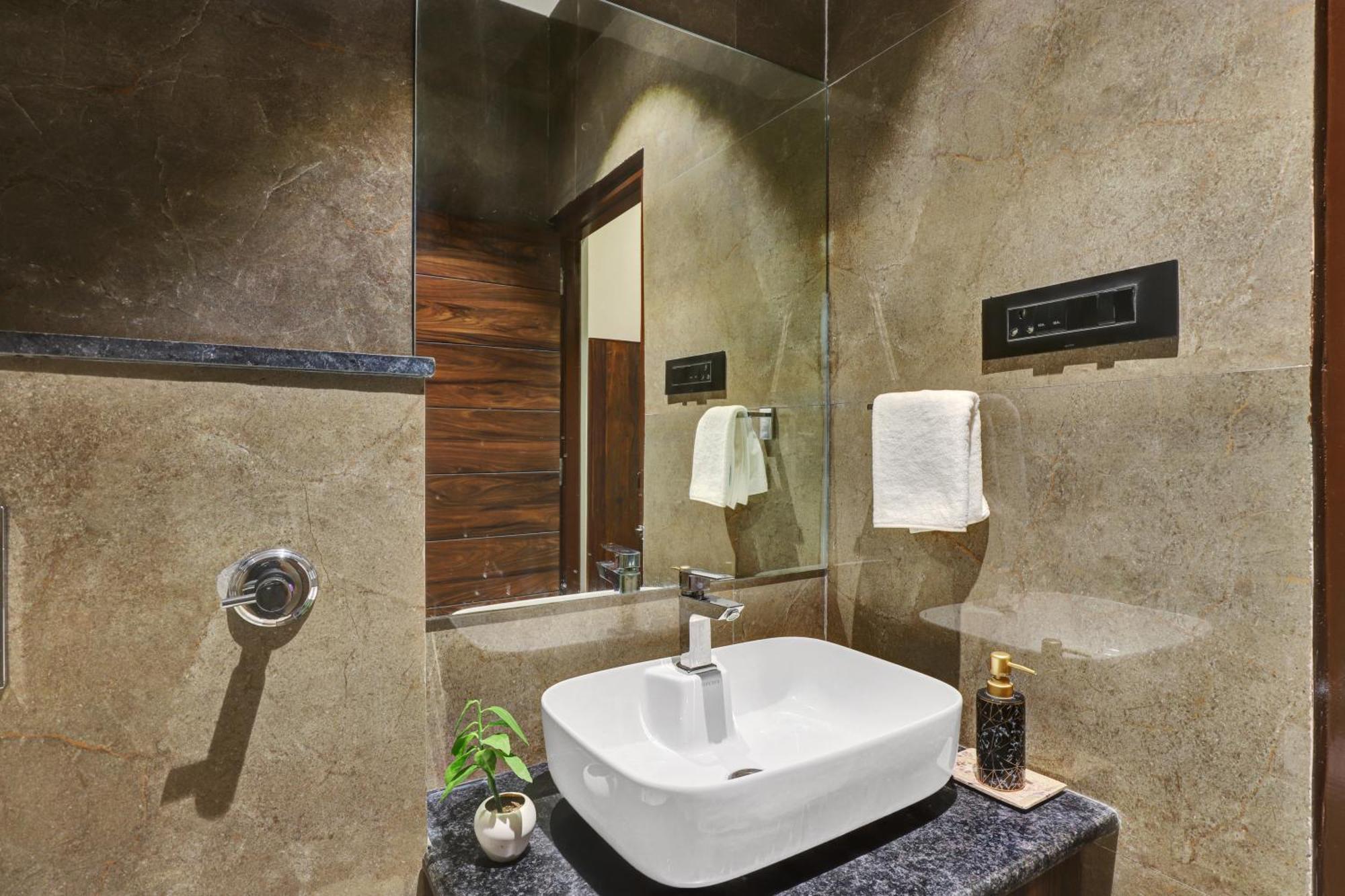 Elivaas Radhyam Luxe 2bhk With Pvt Pool Villa Udaipur