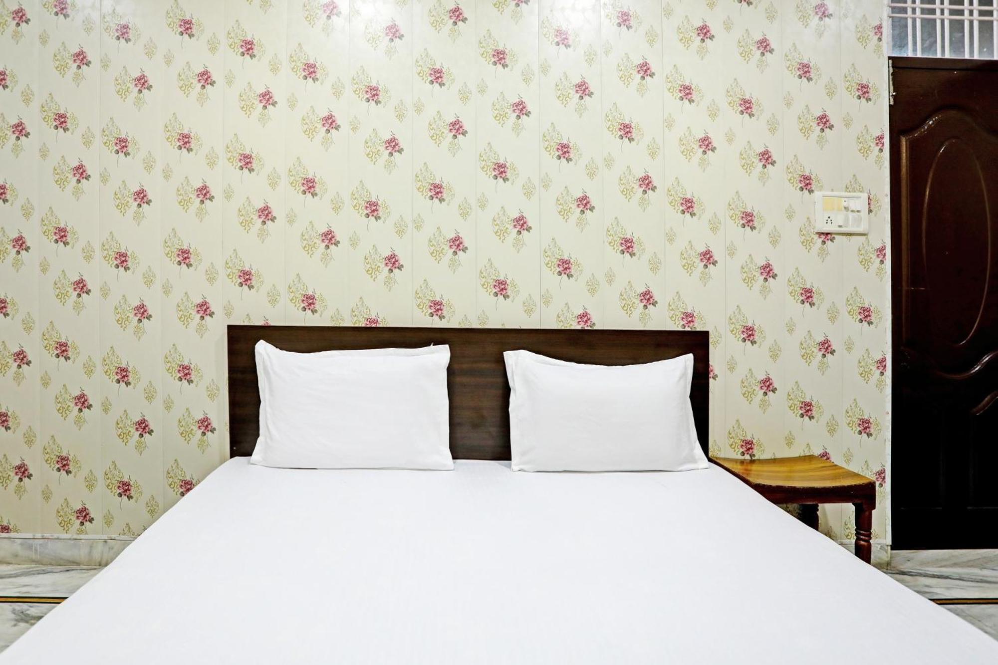 Guest house O The Gunjan Palace