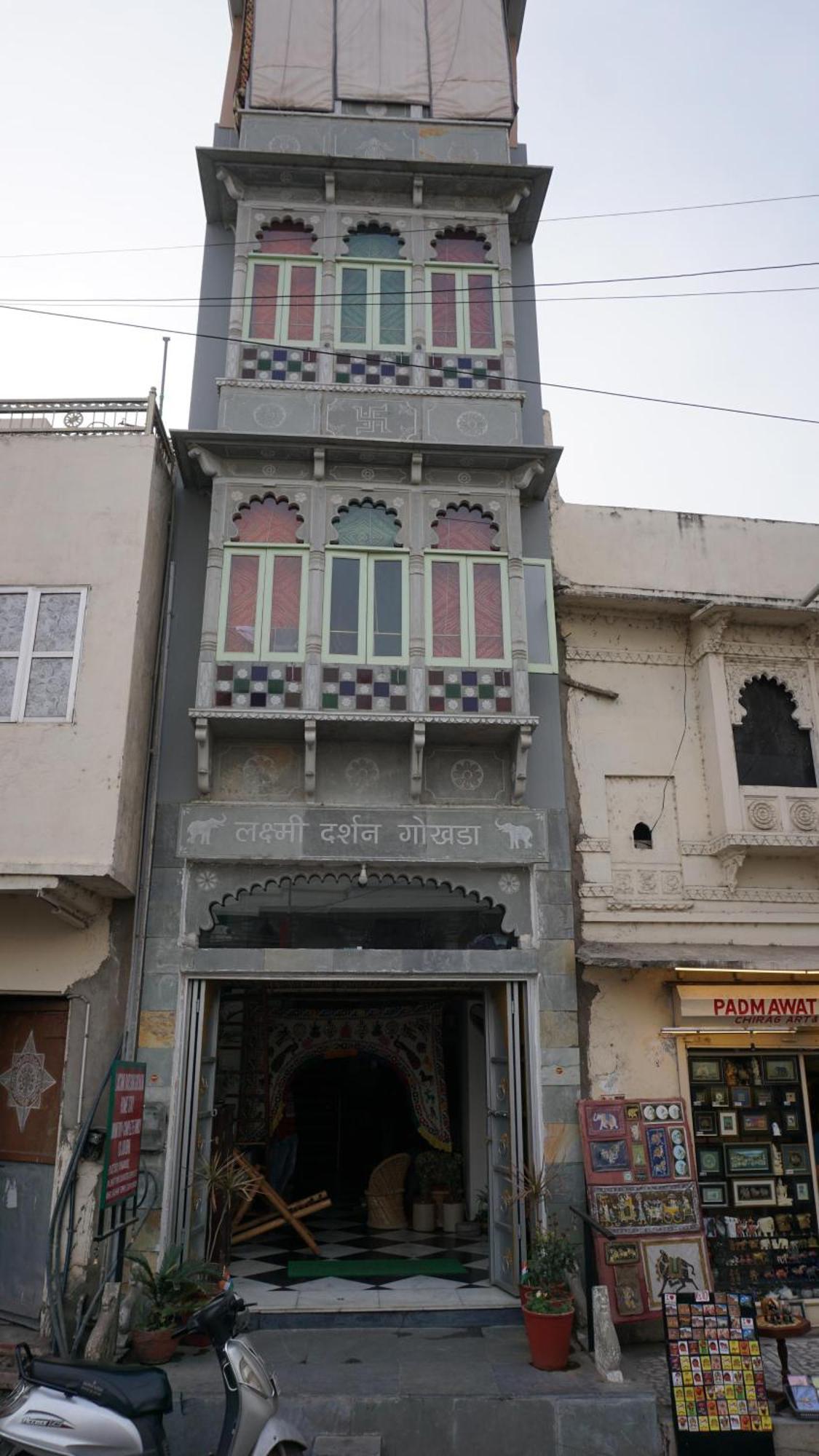 Lakshmi Darshan Gokhada , Stay, And Complete Family Sojourn Homestay Udaipur