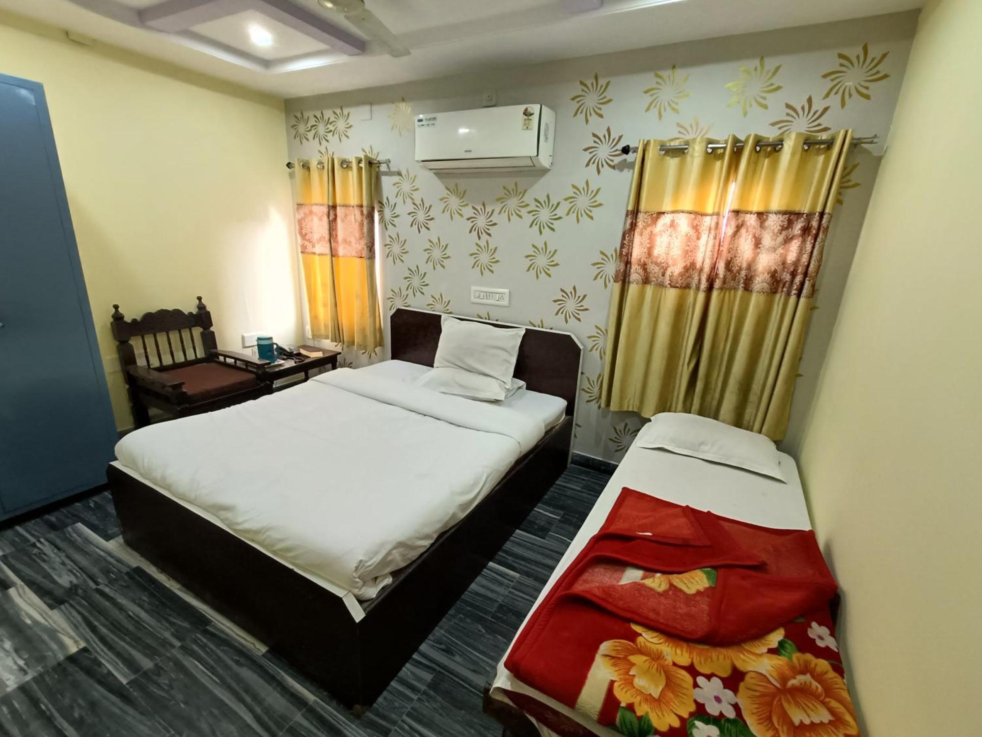 Hotel Gokul Palace