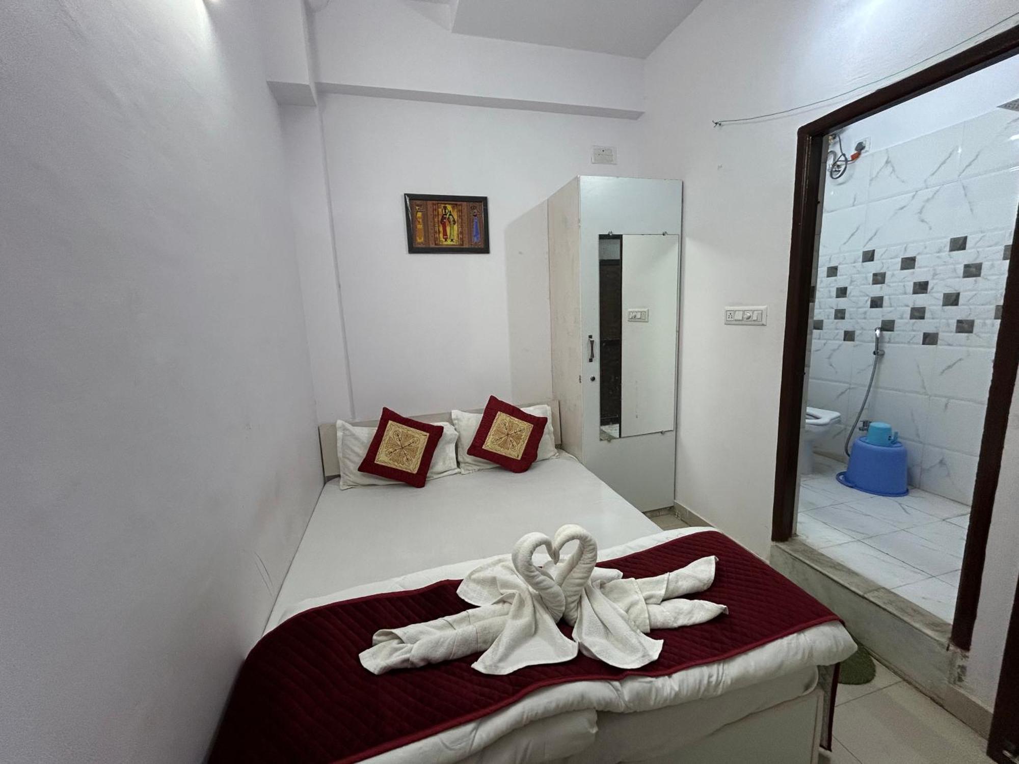 Ashish Guest House, Udaipole *