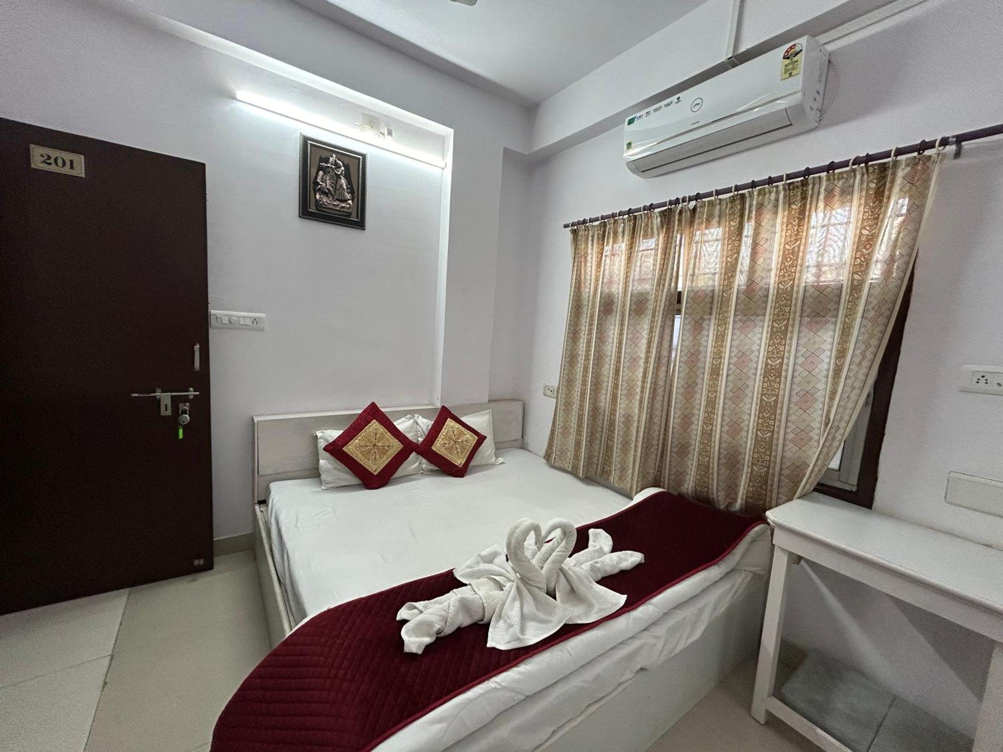 Ashish Guest House, Udaipole Udaipur