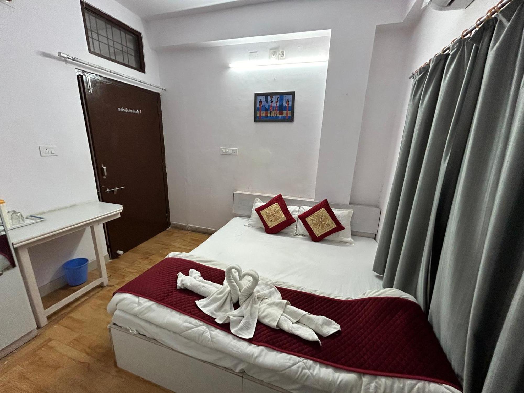 Ashish Guest House, Udaipole * Udaipur
