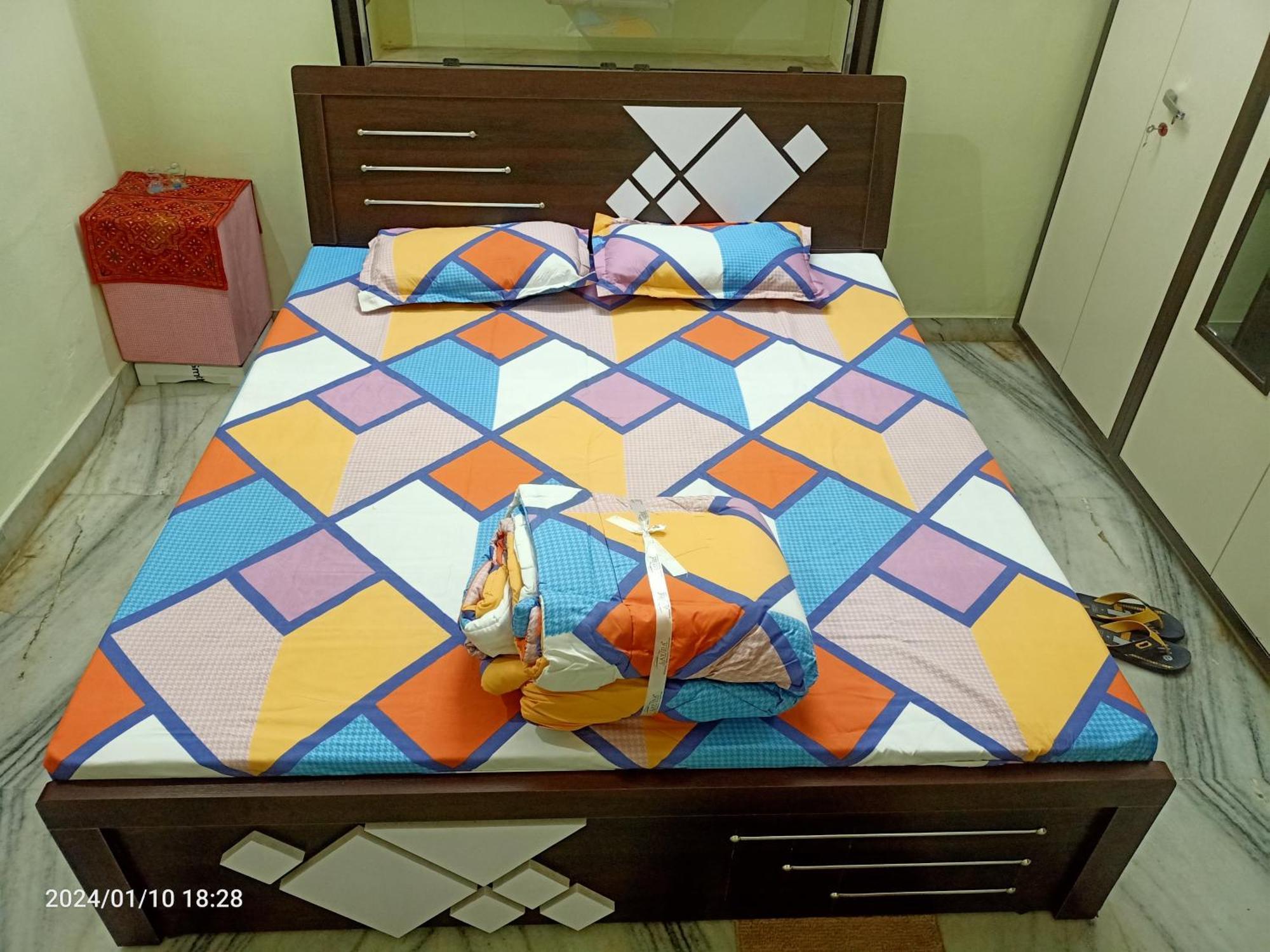 Gokulam Guest house *