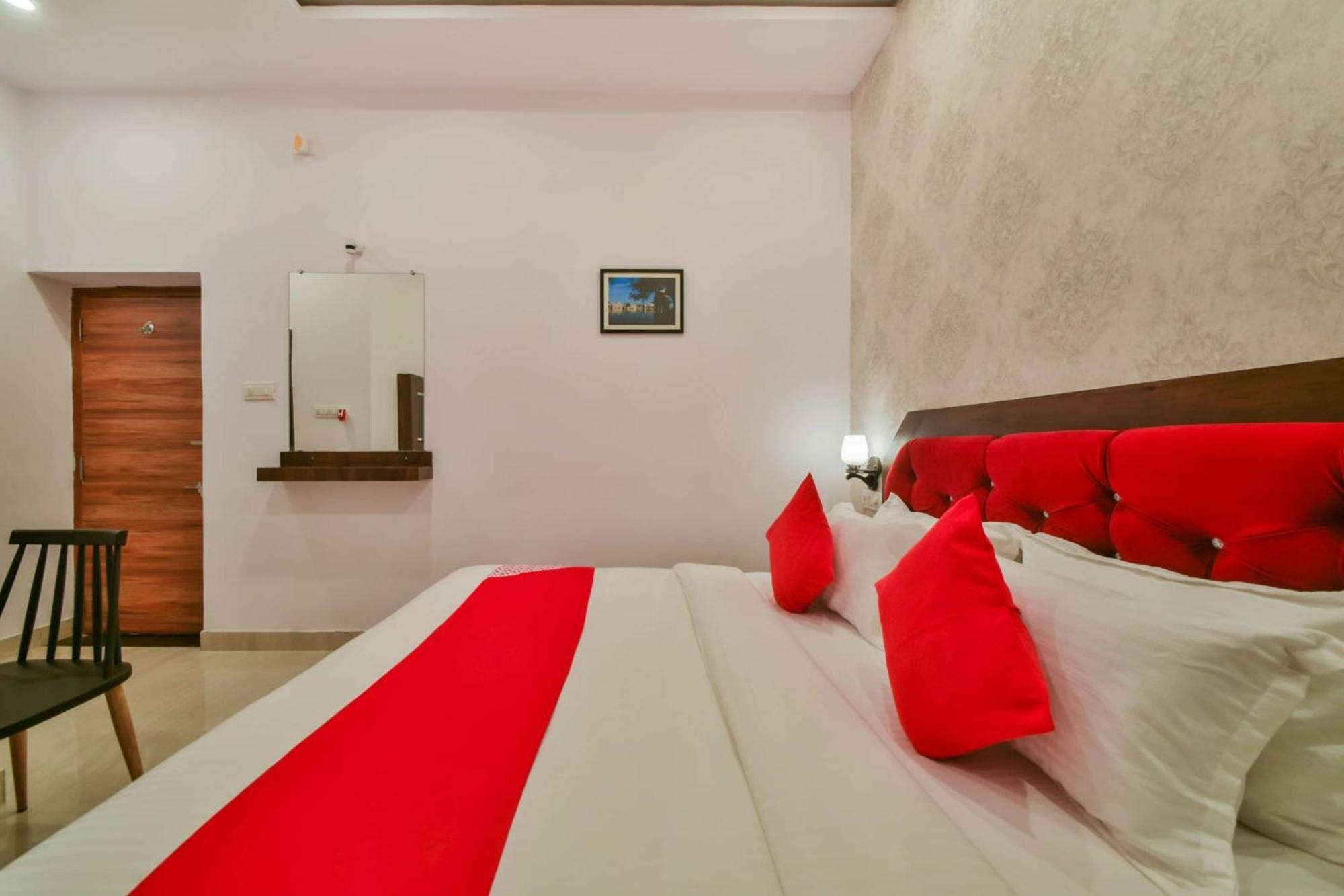 Hotel Oyo Flagship 40796 Banjara Luxury