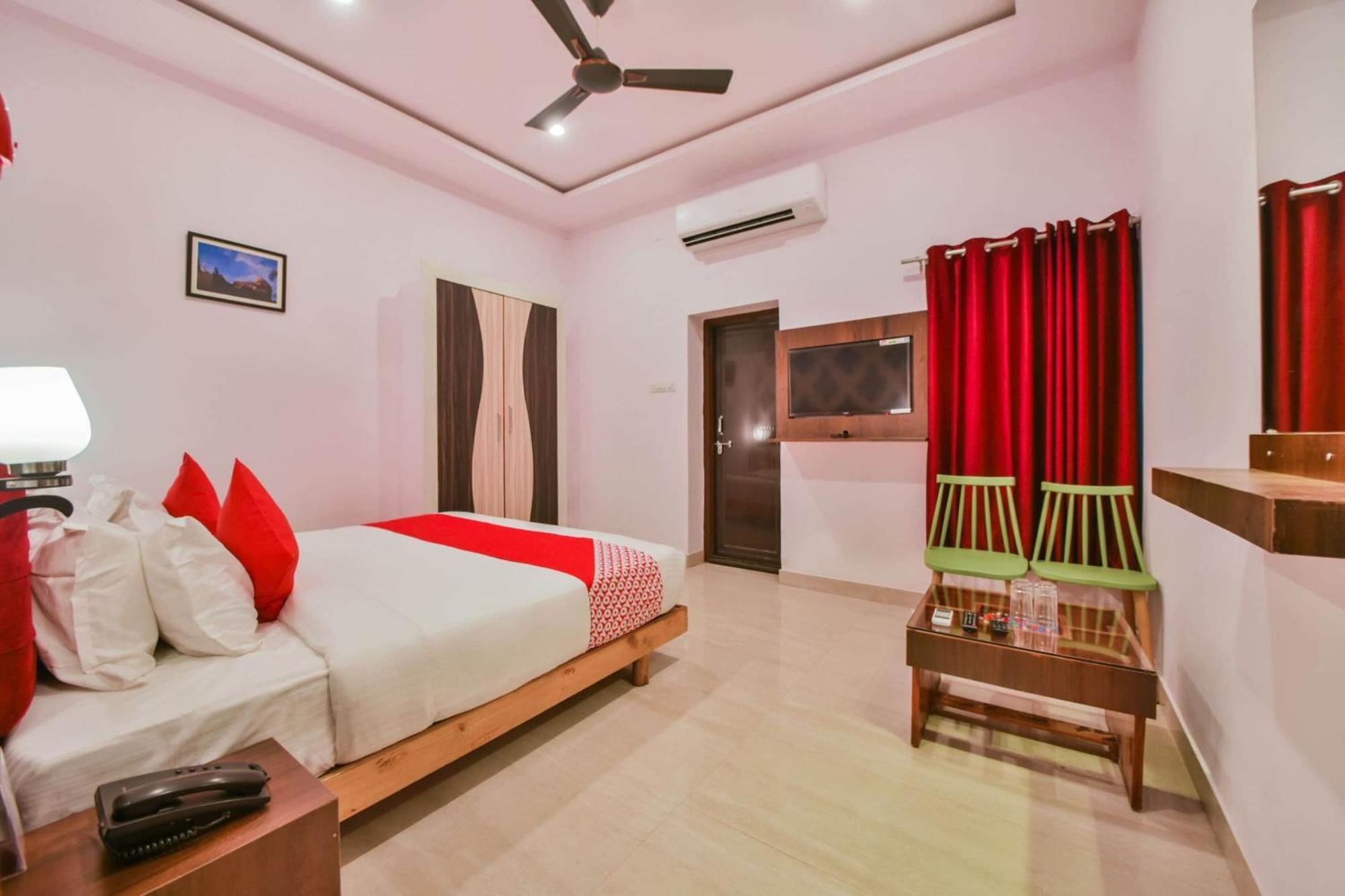 Oyo Flagship 40796 Banjara Luxury Hotel 3*
