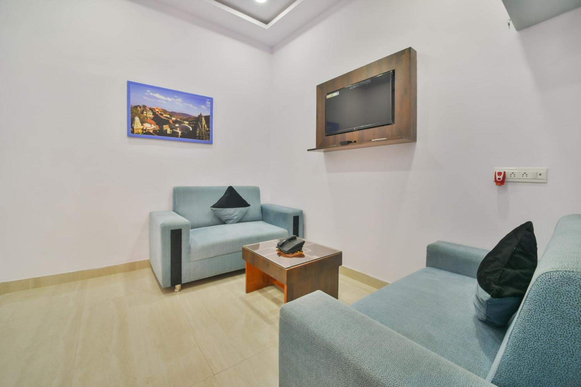 Oyo Flagship 40796 Banjara Luxury 3*
