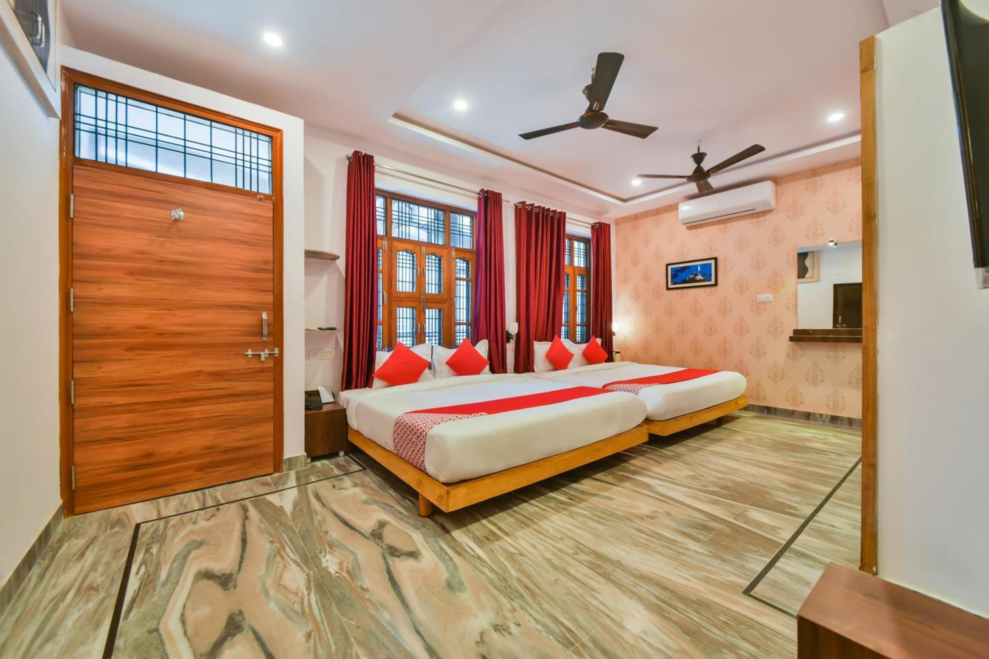 Oyo Flagship 40796 Banjara Luxury Hotel Udaipur