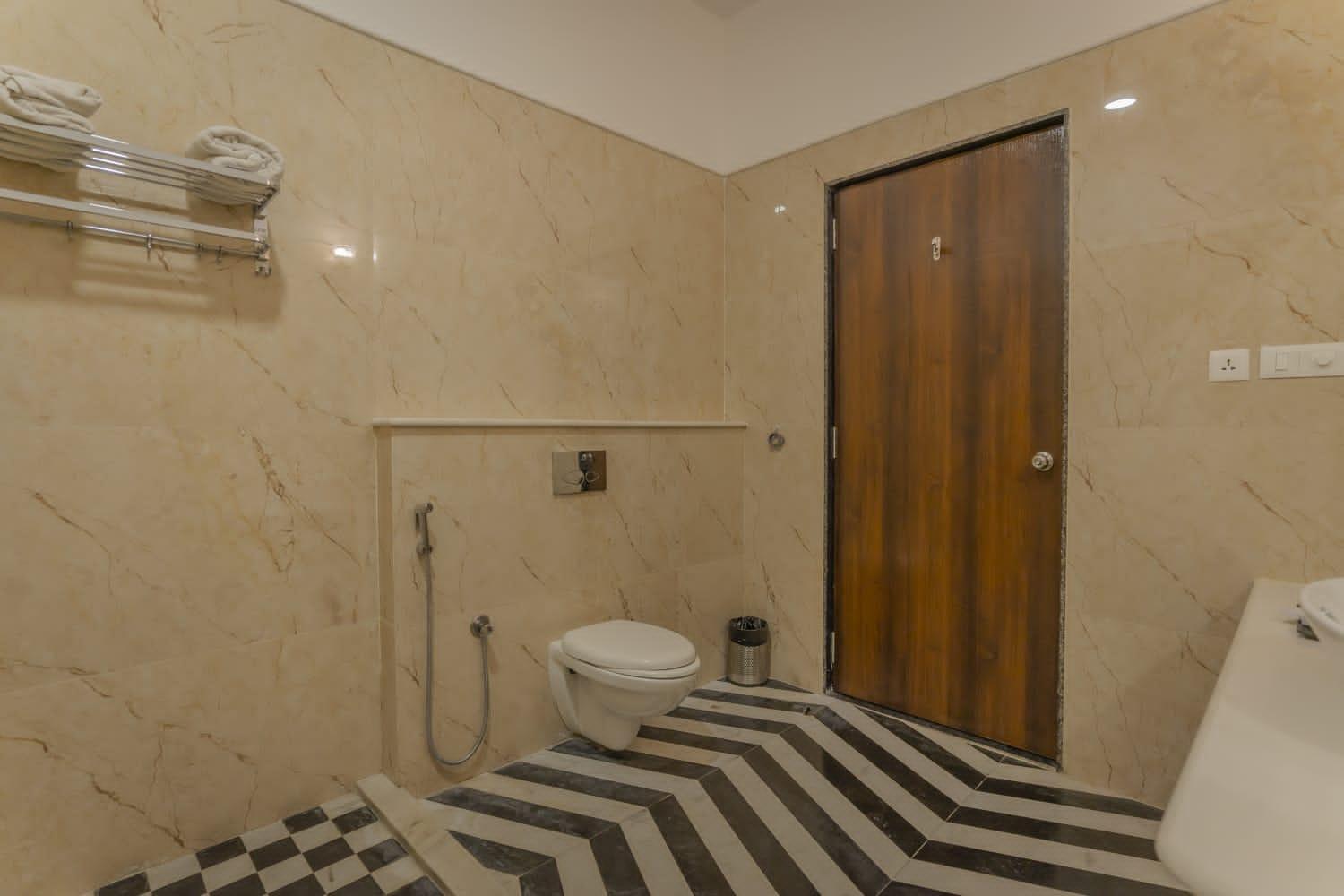 Hotel Mewar Palace And Spa Udaipur