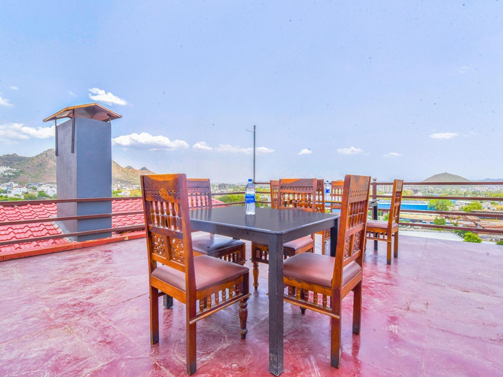 Dosa Plaza Hotel *