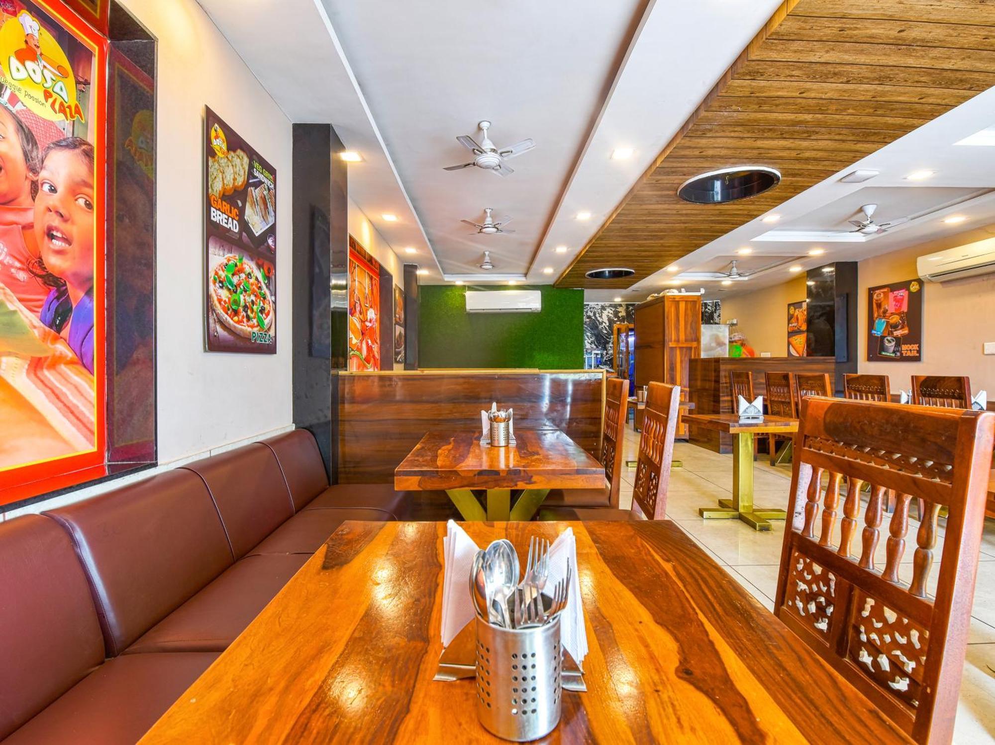 Hotel Dosa Plaza Udaipur