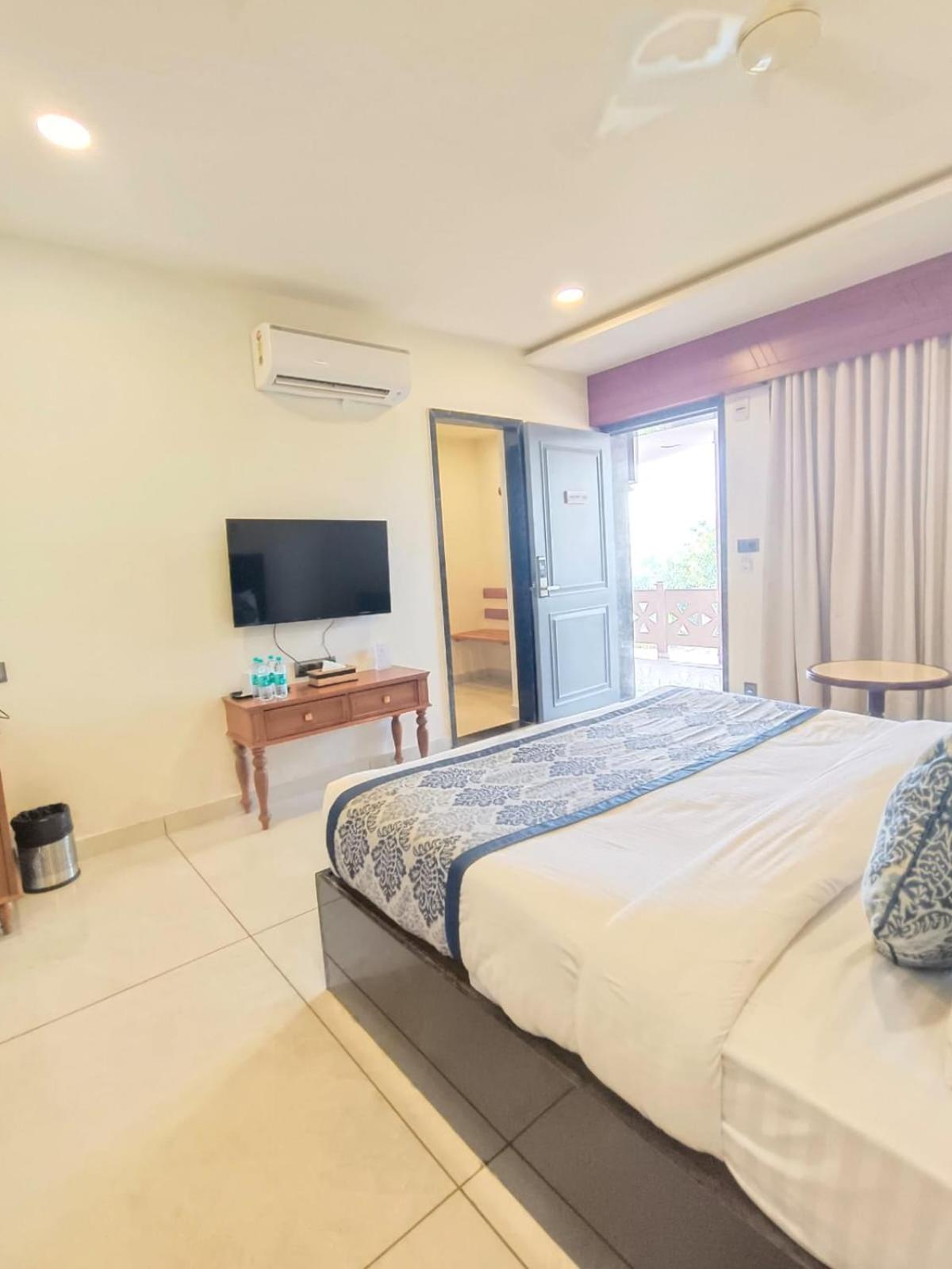Traavista Aravali Mahal Resort Udaipur