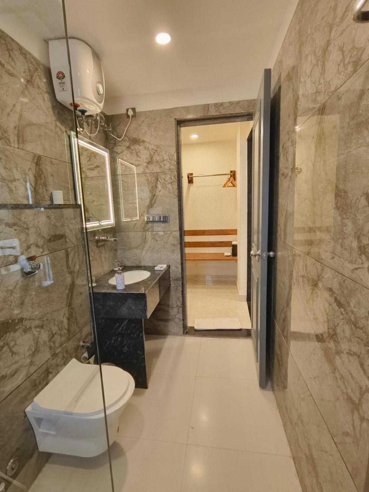 Traavista Aravali Mahal Resort *