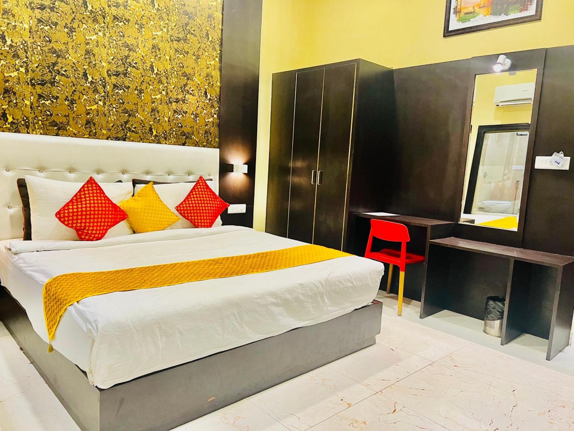 Hotel Grand Bhaagwat - Selling Of The Year - Beautifull Rooftop Terrace Udaipur