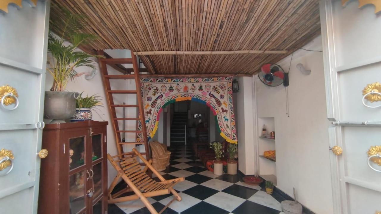Lakshmi Darshan Gokhada , Stay, And Complete Family Sojourn *