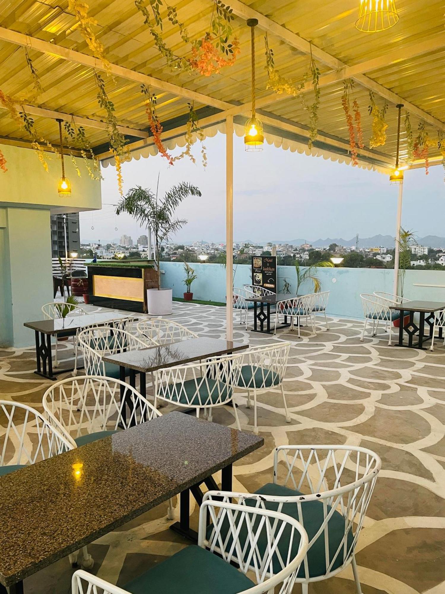 Laakhan By Ghumo Hotel 4*