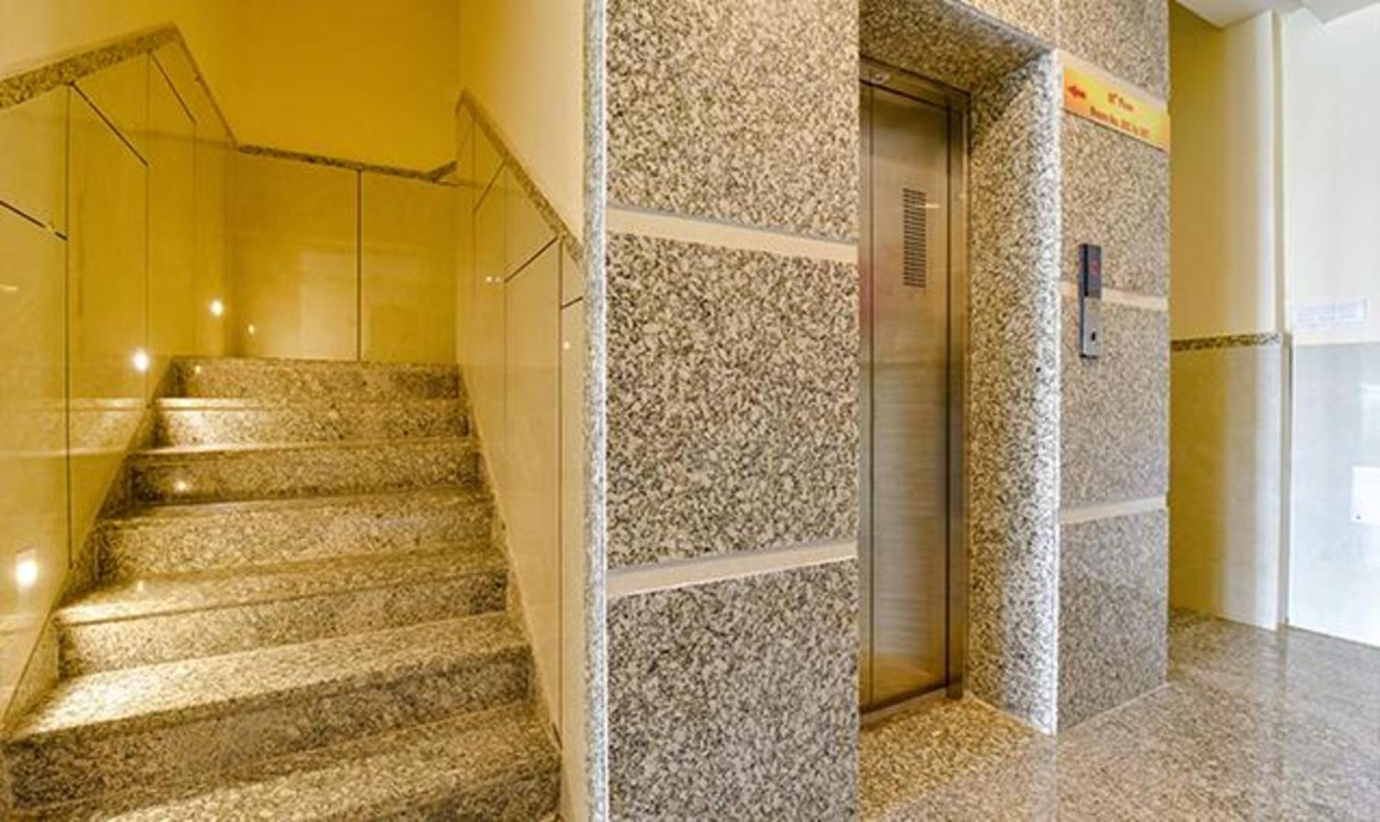 Fabhotel Diamond I