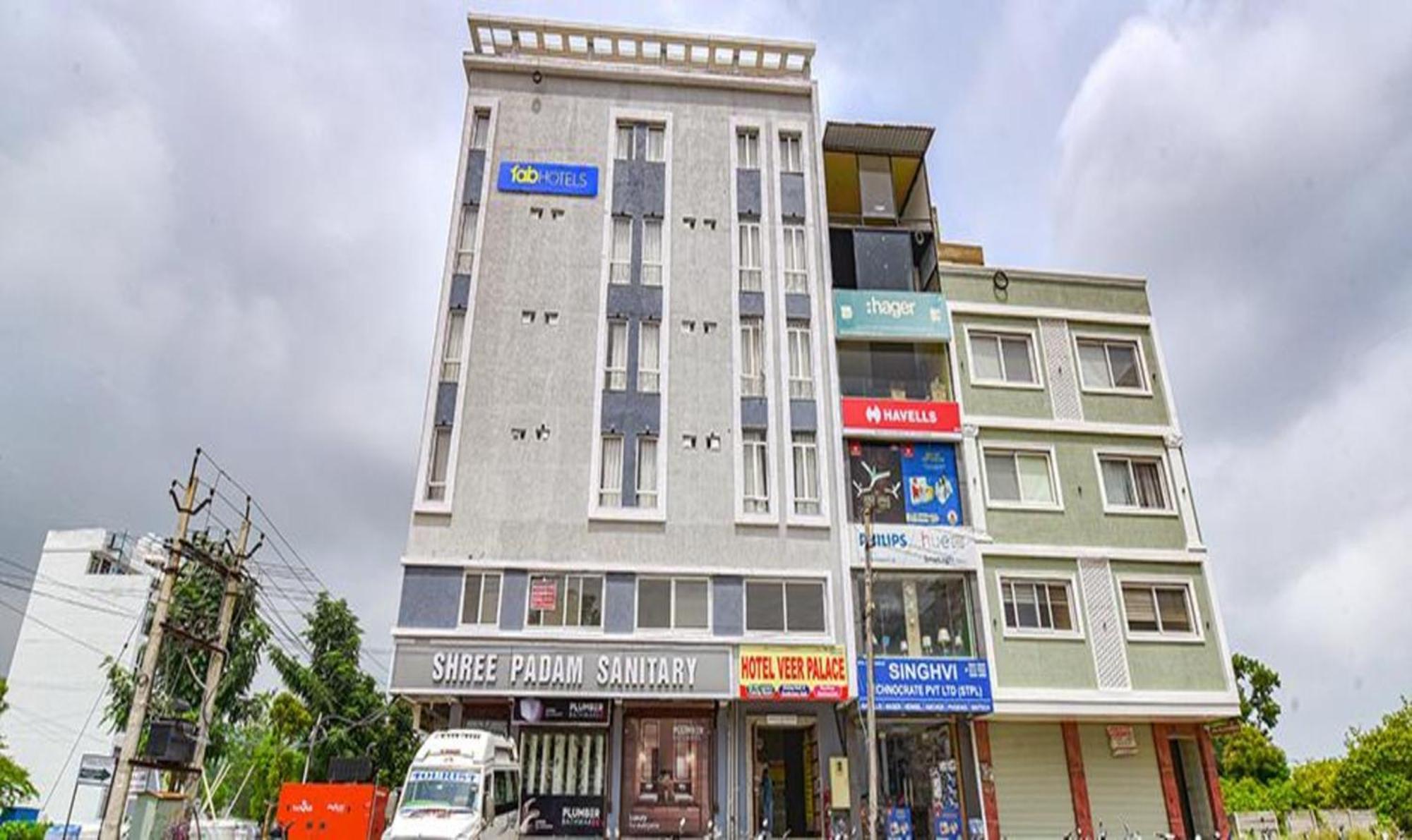 Hotel Fabhotel Diamond I Udaipur