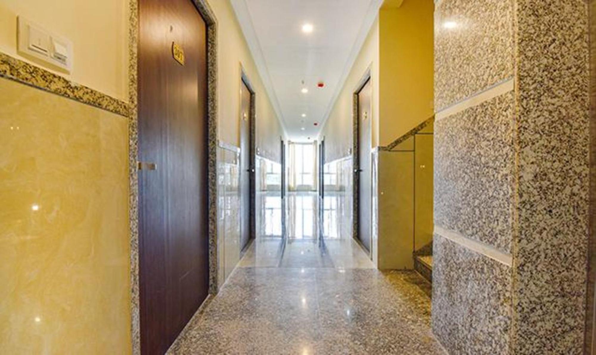 Hotel Fabhotel Diamond I