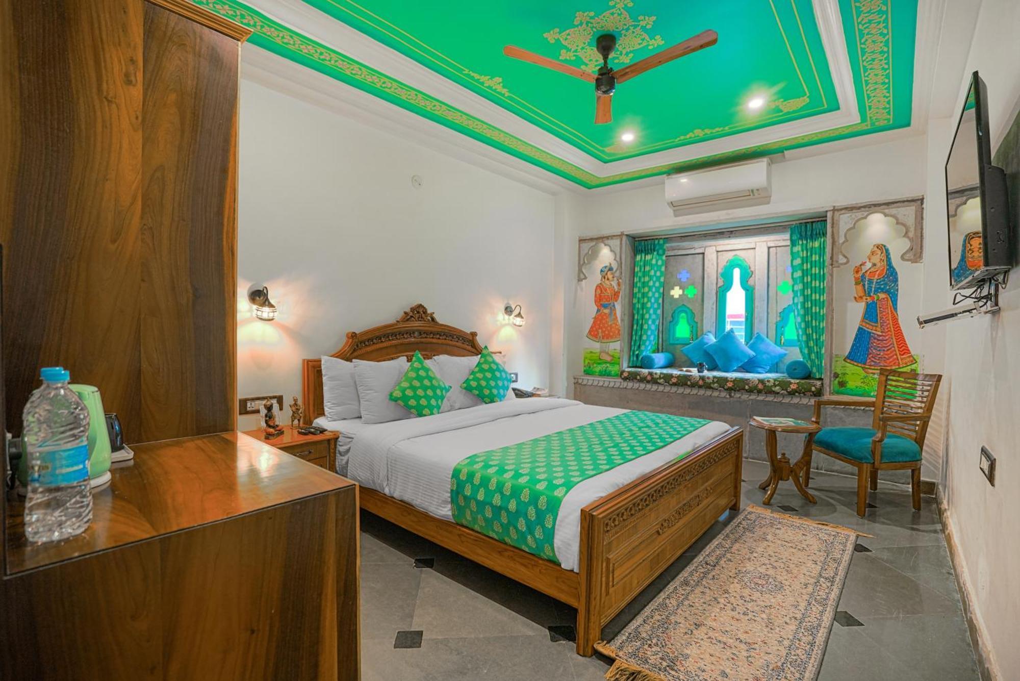 Aaj Haveli - Facing Boutique By Levelup