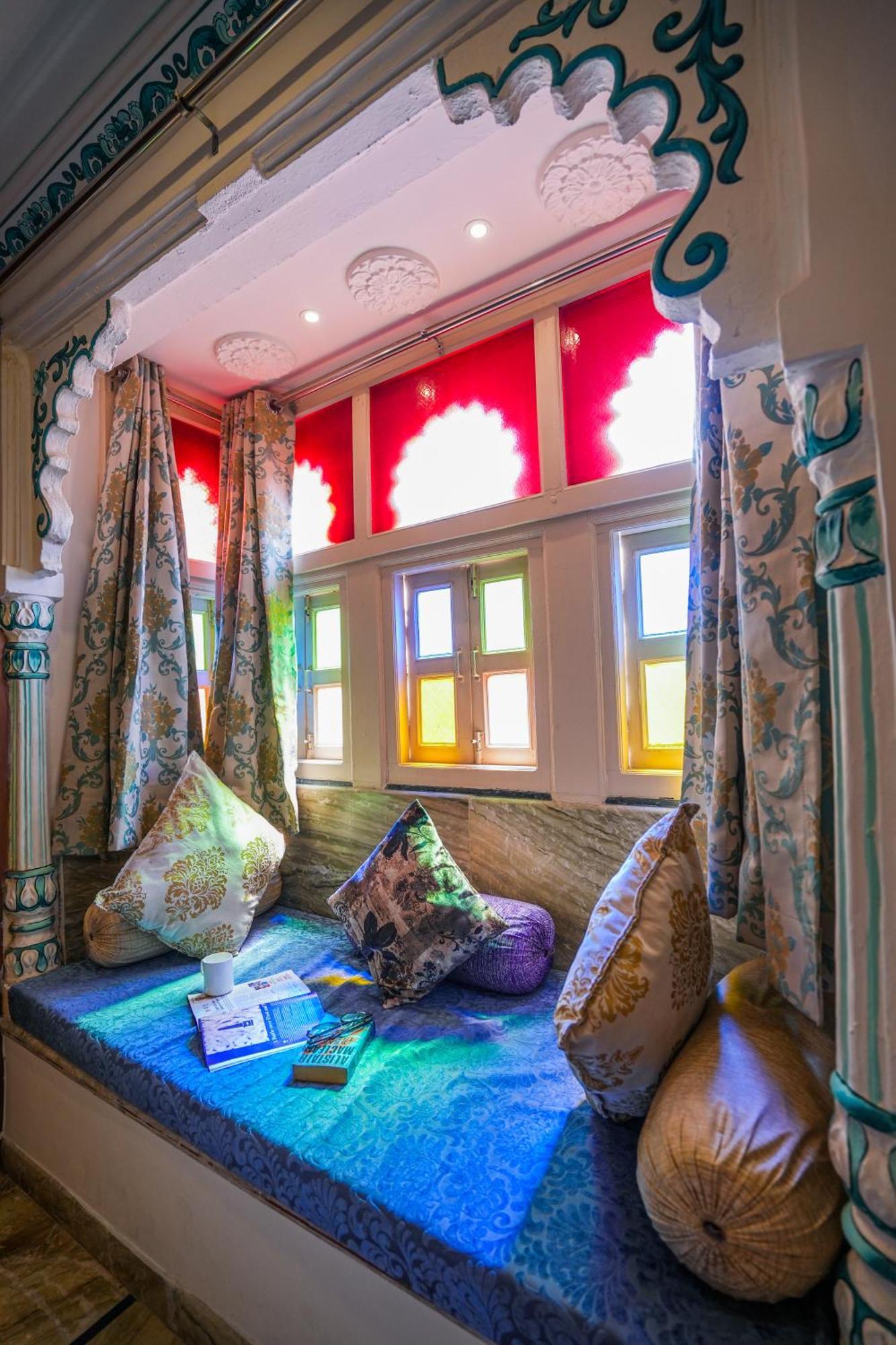 Hotel Royal Rafahiya - A Rooftop View Near Pichola 4*