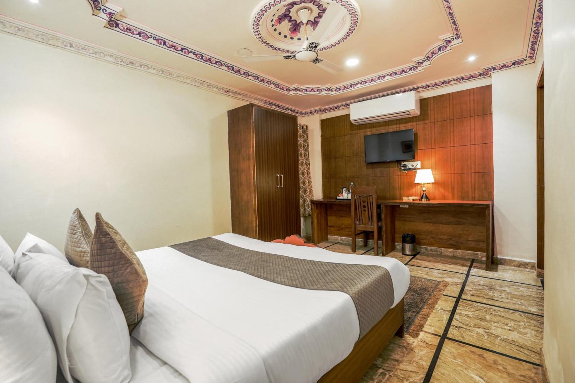 Royal Rafahiya - A Rooftop View Near Pichola 4*