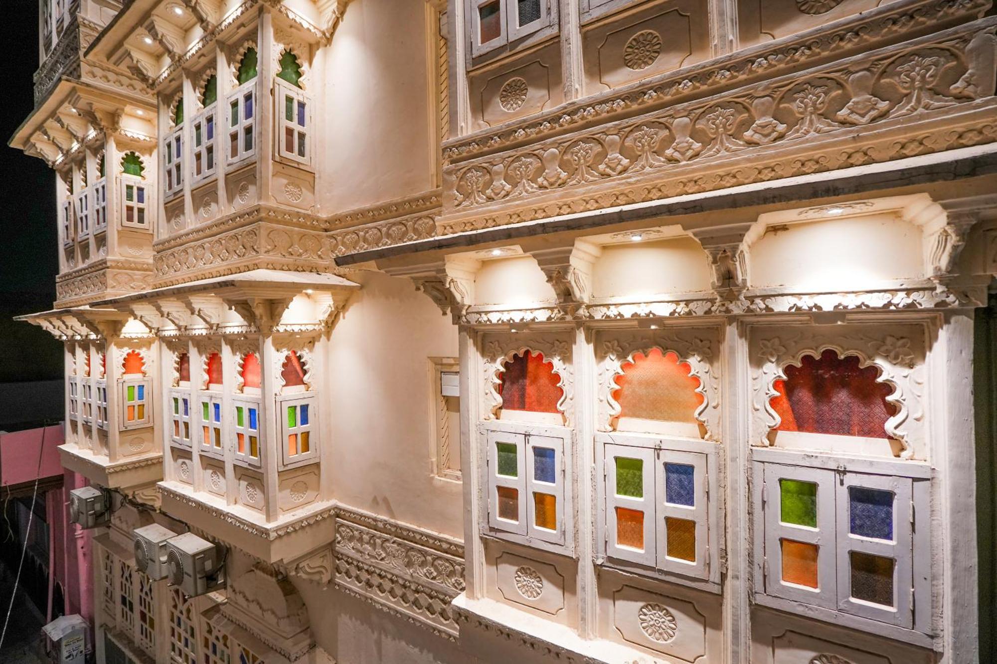Royal Rafahiya - A Rooftop View Near Pichola Hotel 4*