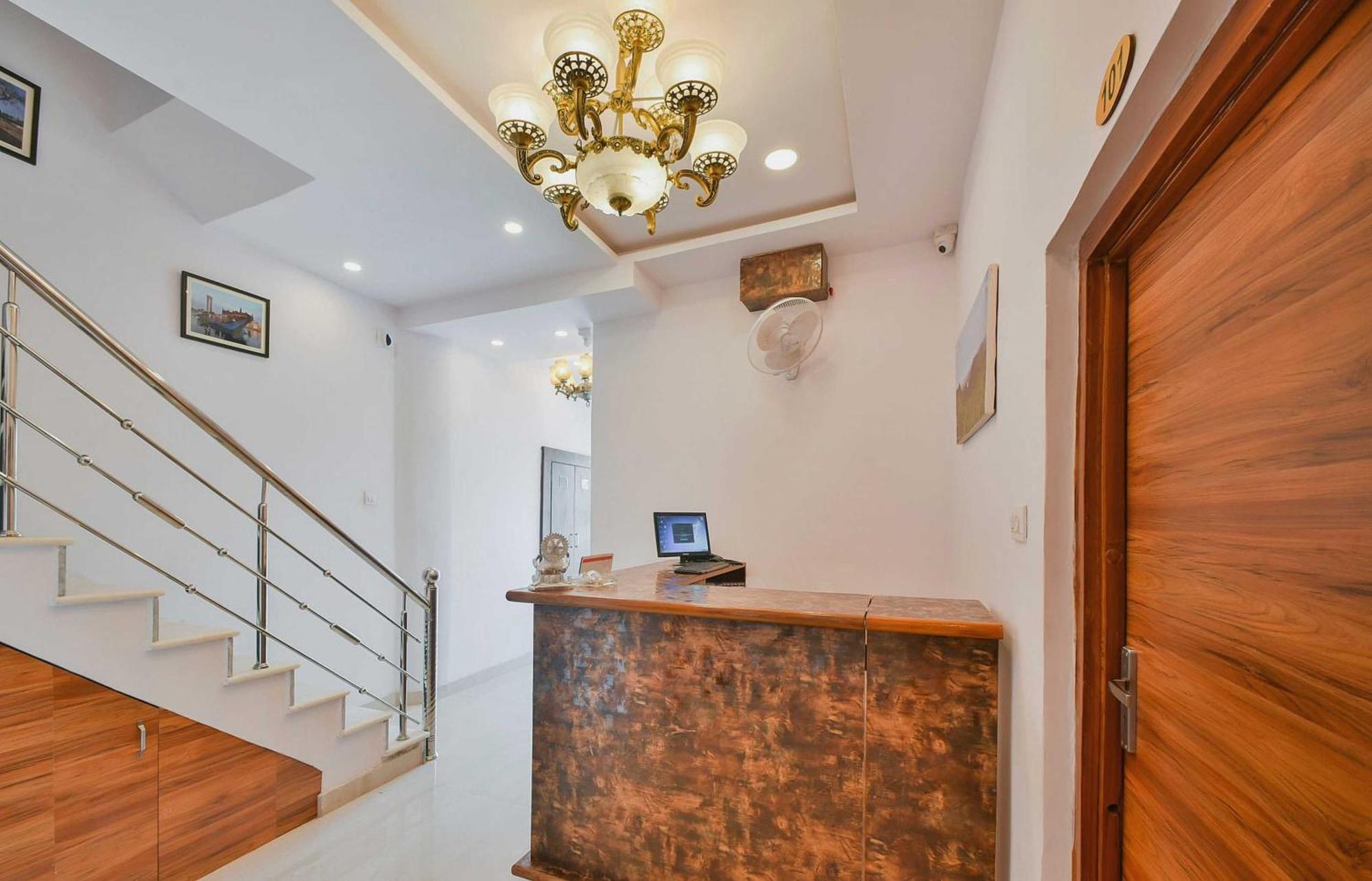 Hotel Oyo Flagship 40796 Banjara Luxury 3*