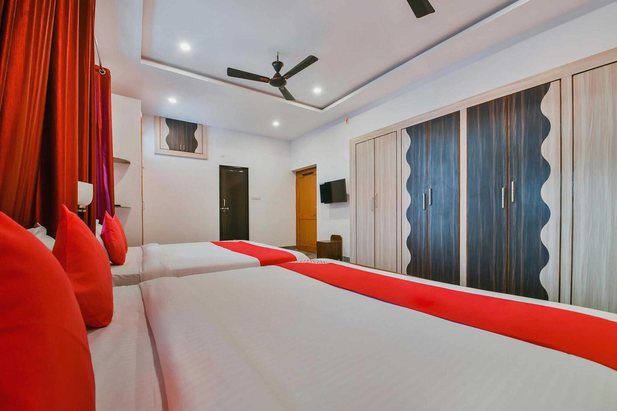 Oyo Flagship 40796 Banjara Luxury Hotel Udaipur