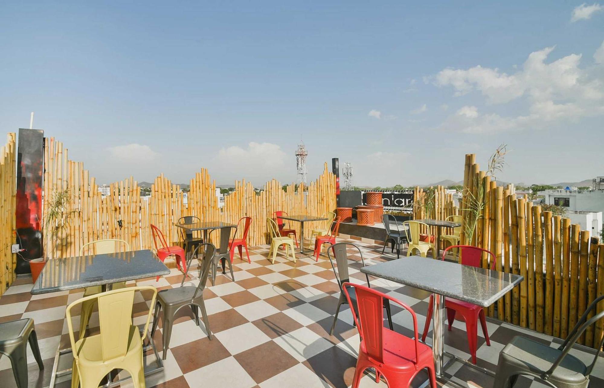 Hotel Oyo Flagship 40796 Banjara Luxury 3*