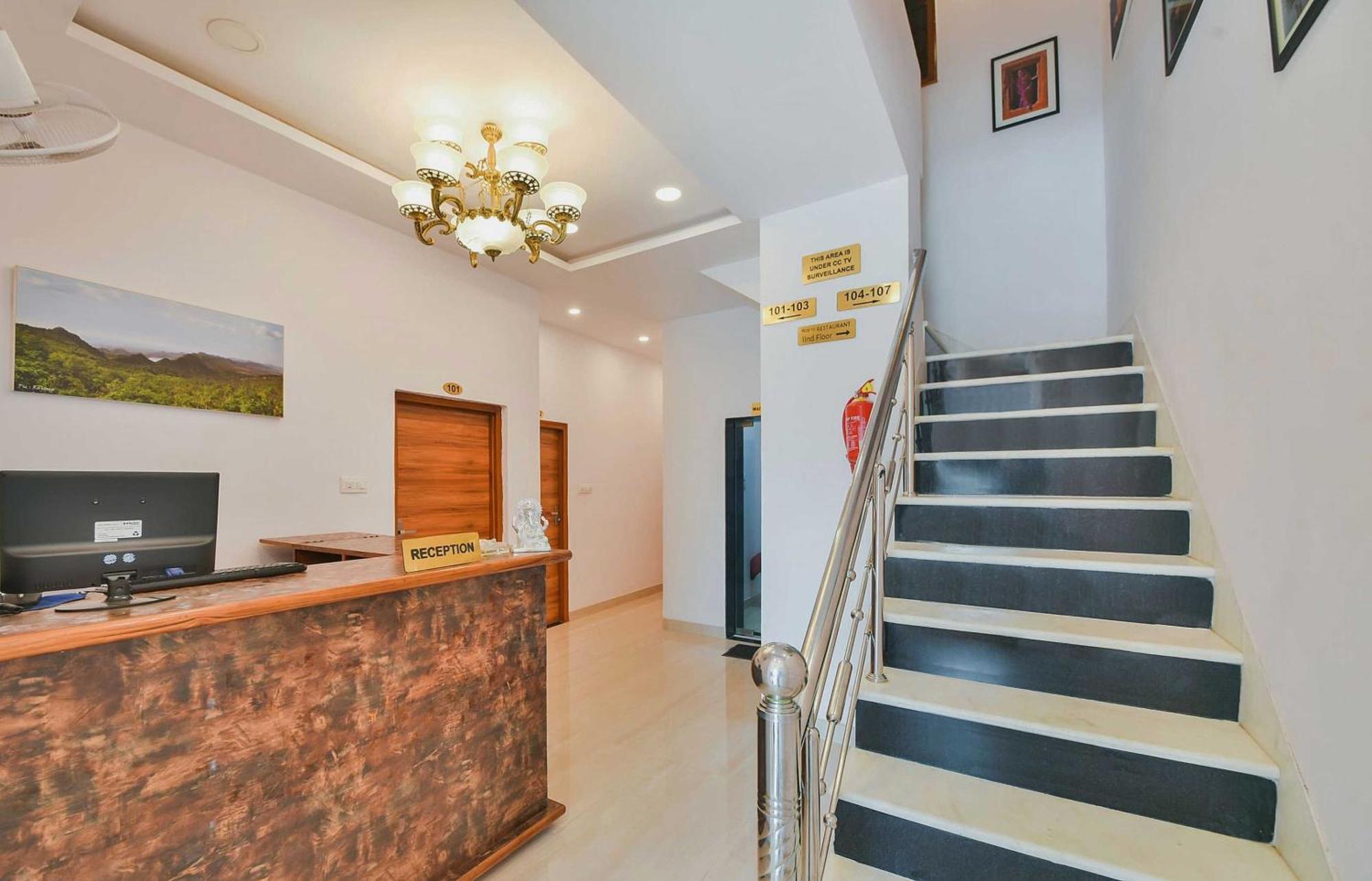 Oyo Flagship 40796 Banjara Luxury
