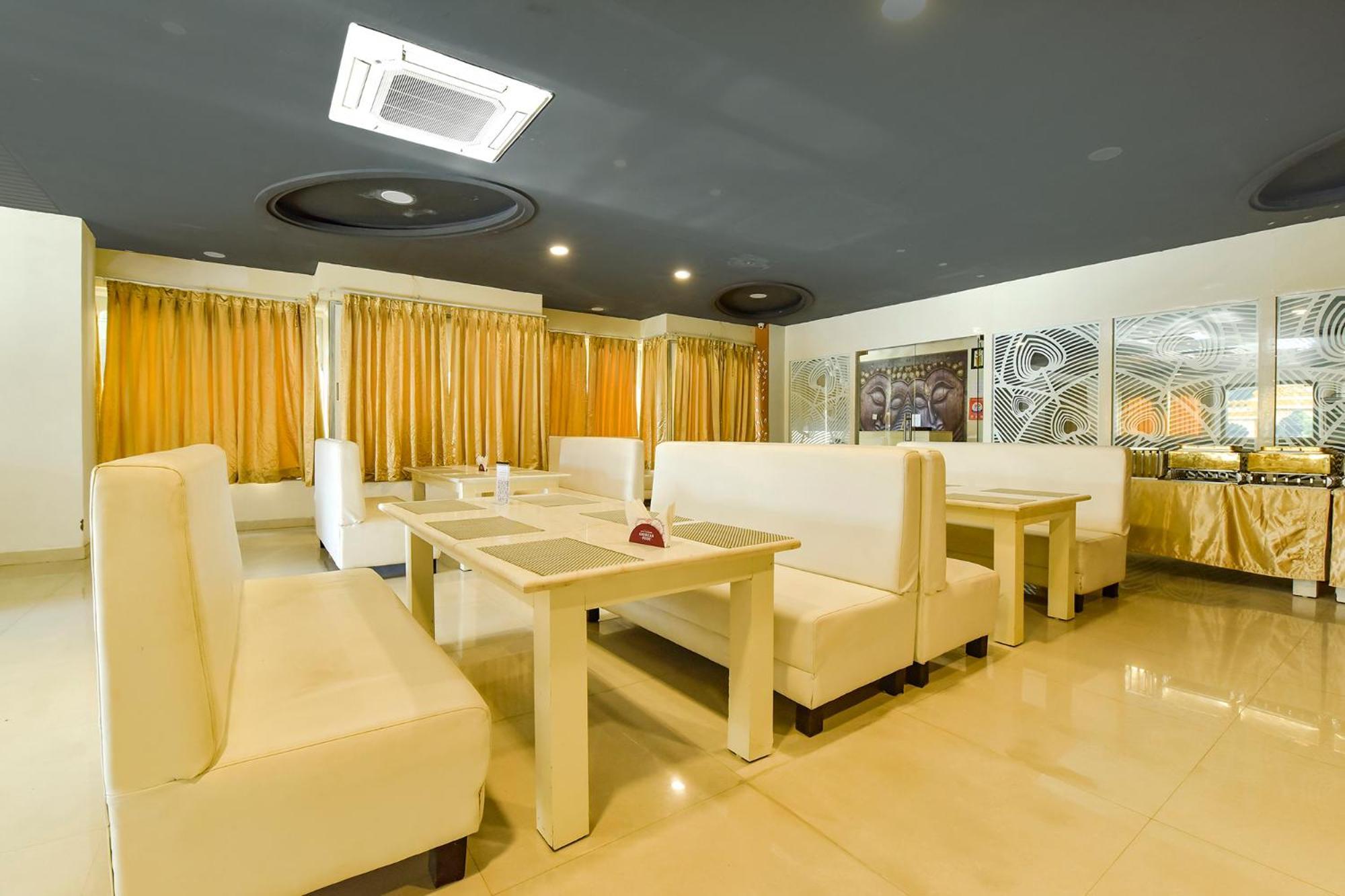Fabhotel Prime Kingfisher 3*