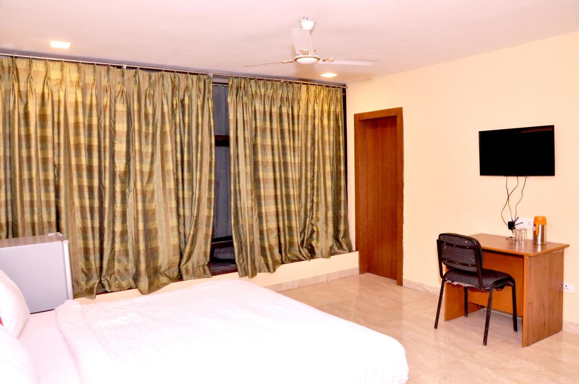 Krishn Palace Hotel