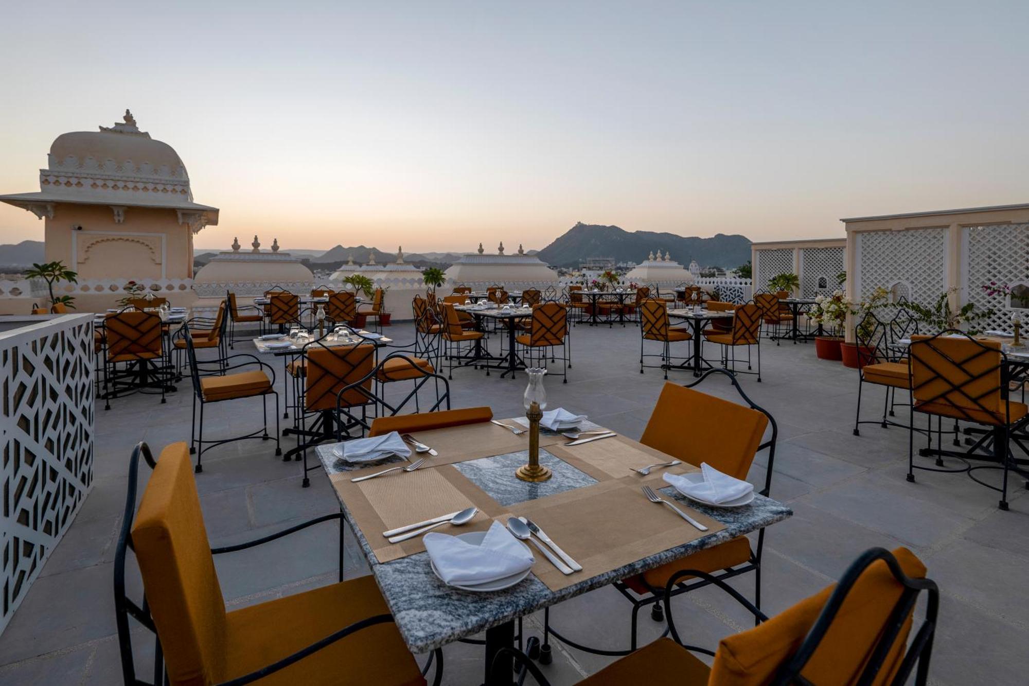 Sterling Jaisinghgarh Hotel Udaipur