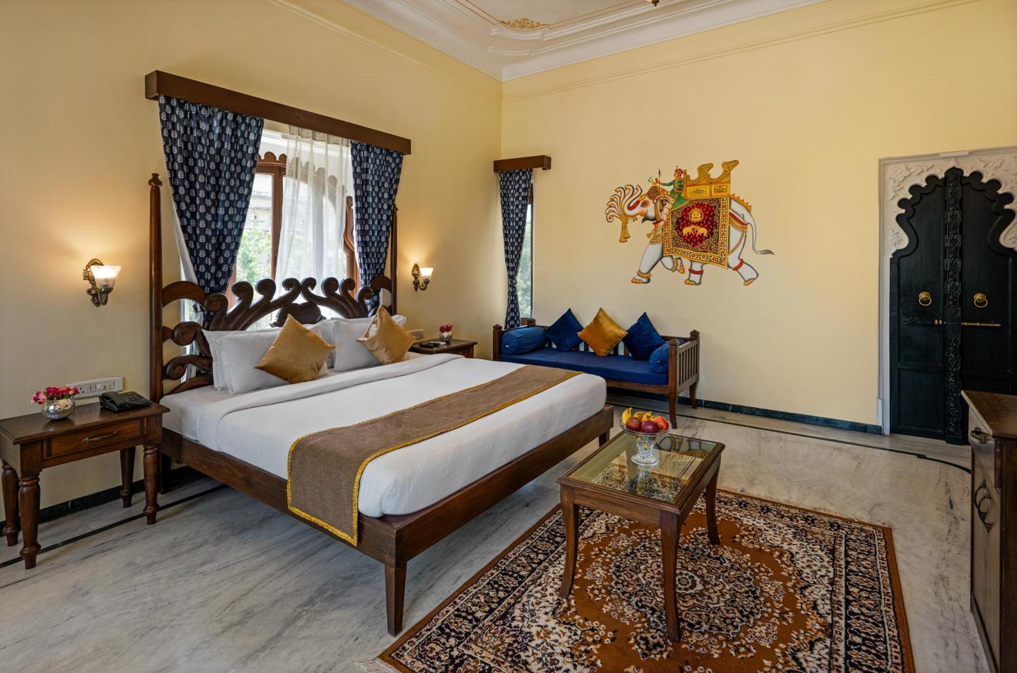 Hotel Sterling Jaisinghgarh Udaipur