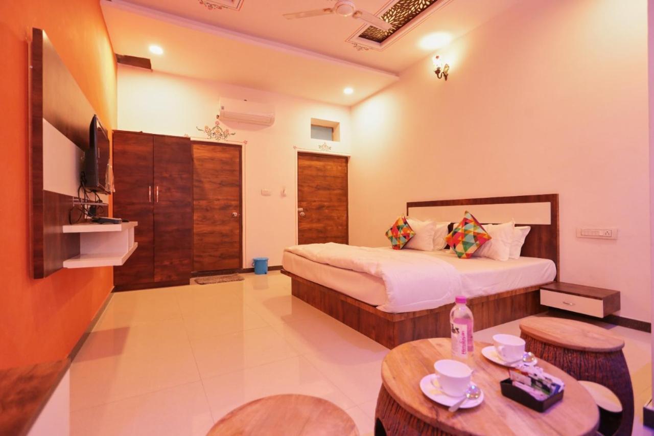 Guest house Neev Haweli *