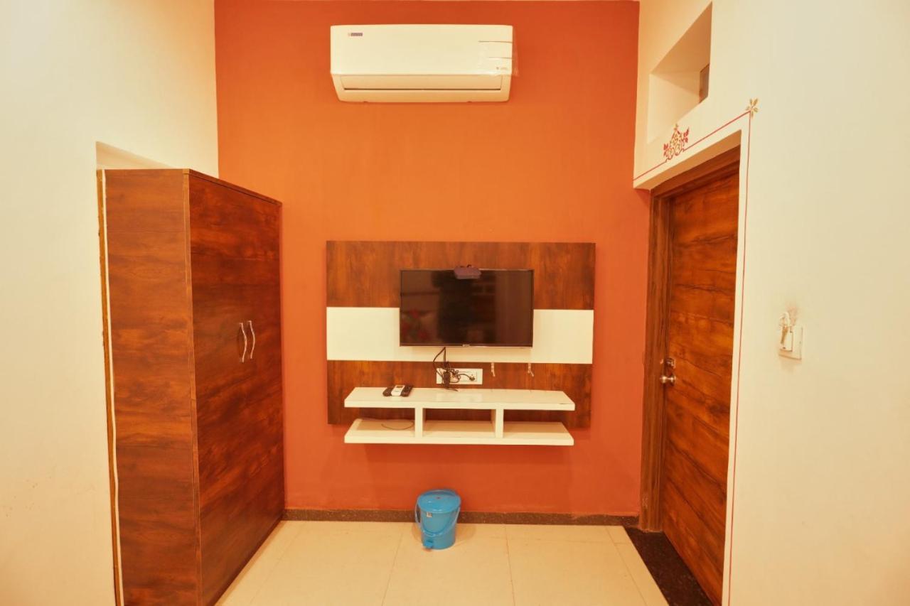 Guest house Neev Haweli *