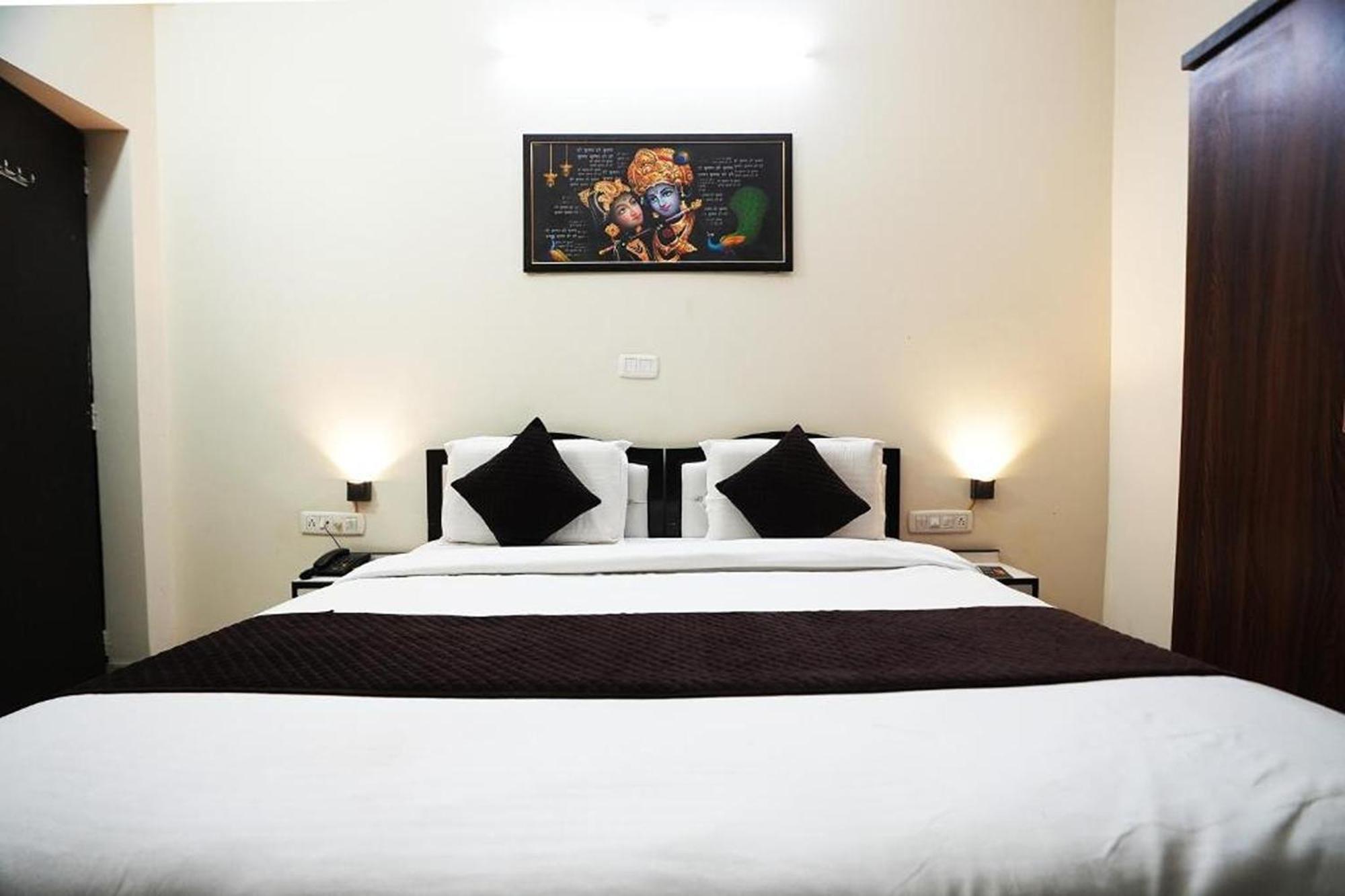 Hotel Lotus Near Railway Station Udaipur