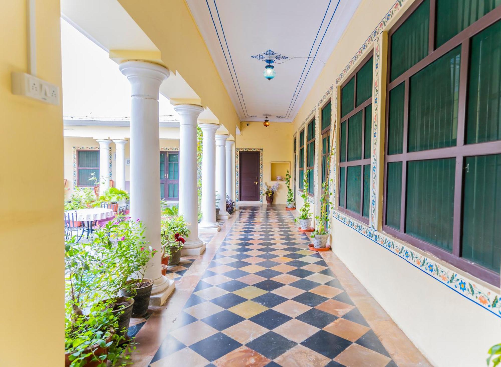 Kalyan Bed & Breakfast 3*