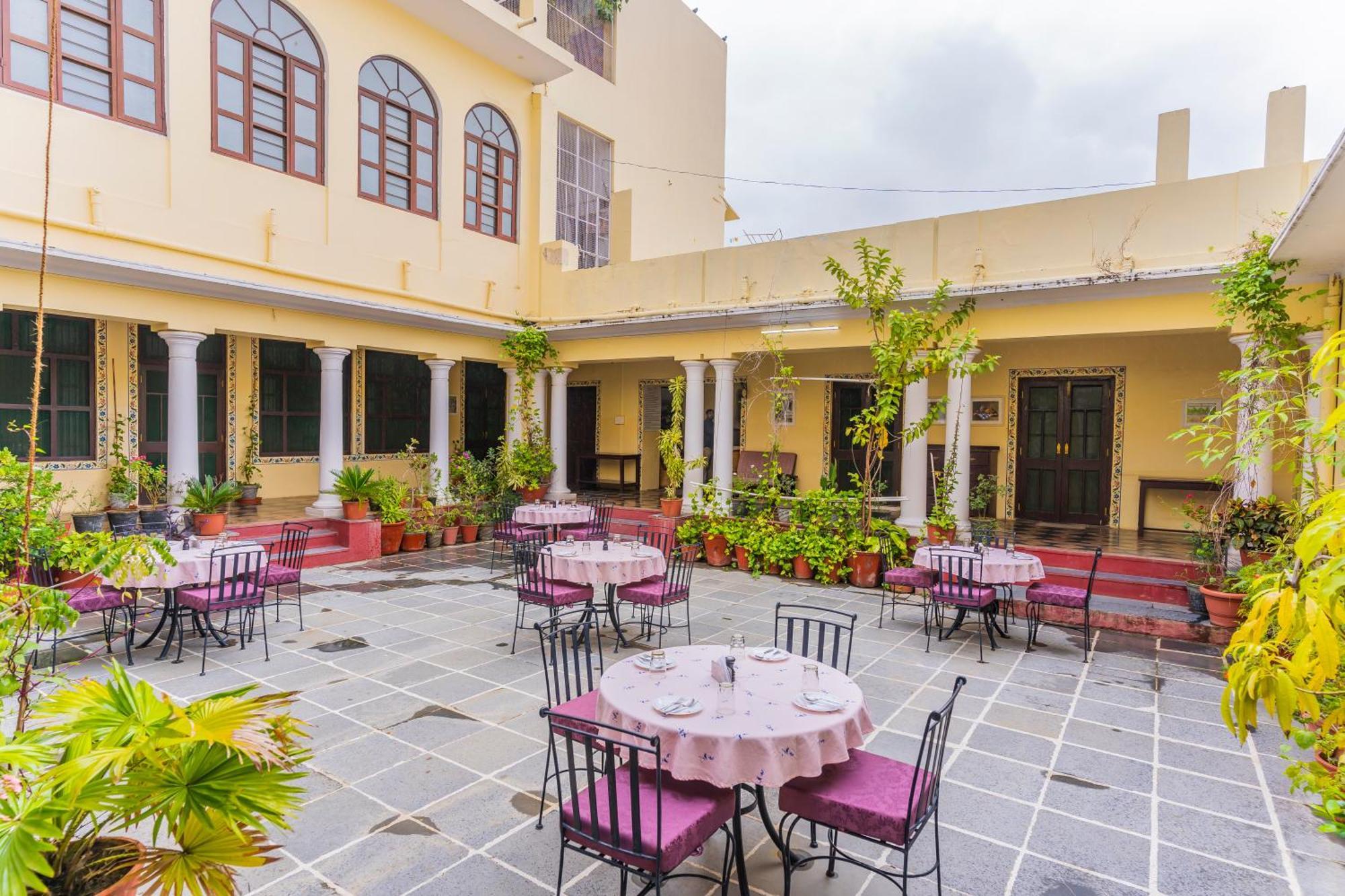 Kalyan Bed & Breakfast