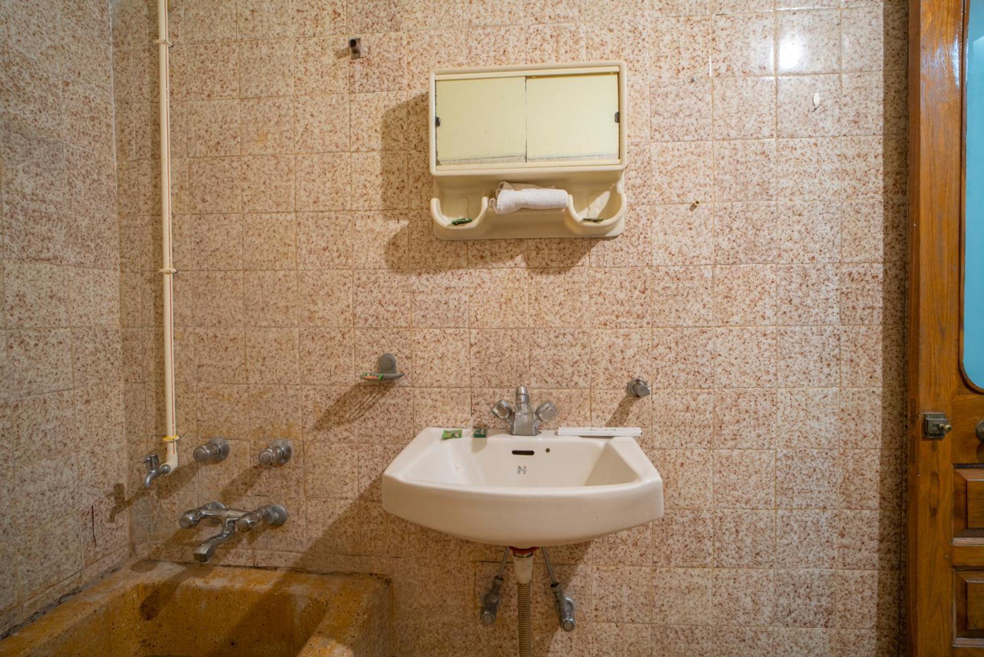 Hotel Ambavgarh Palace Udaipur