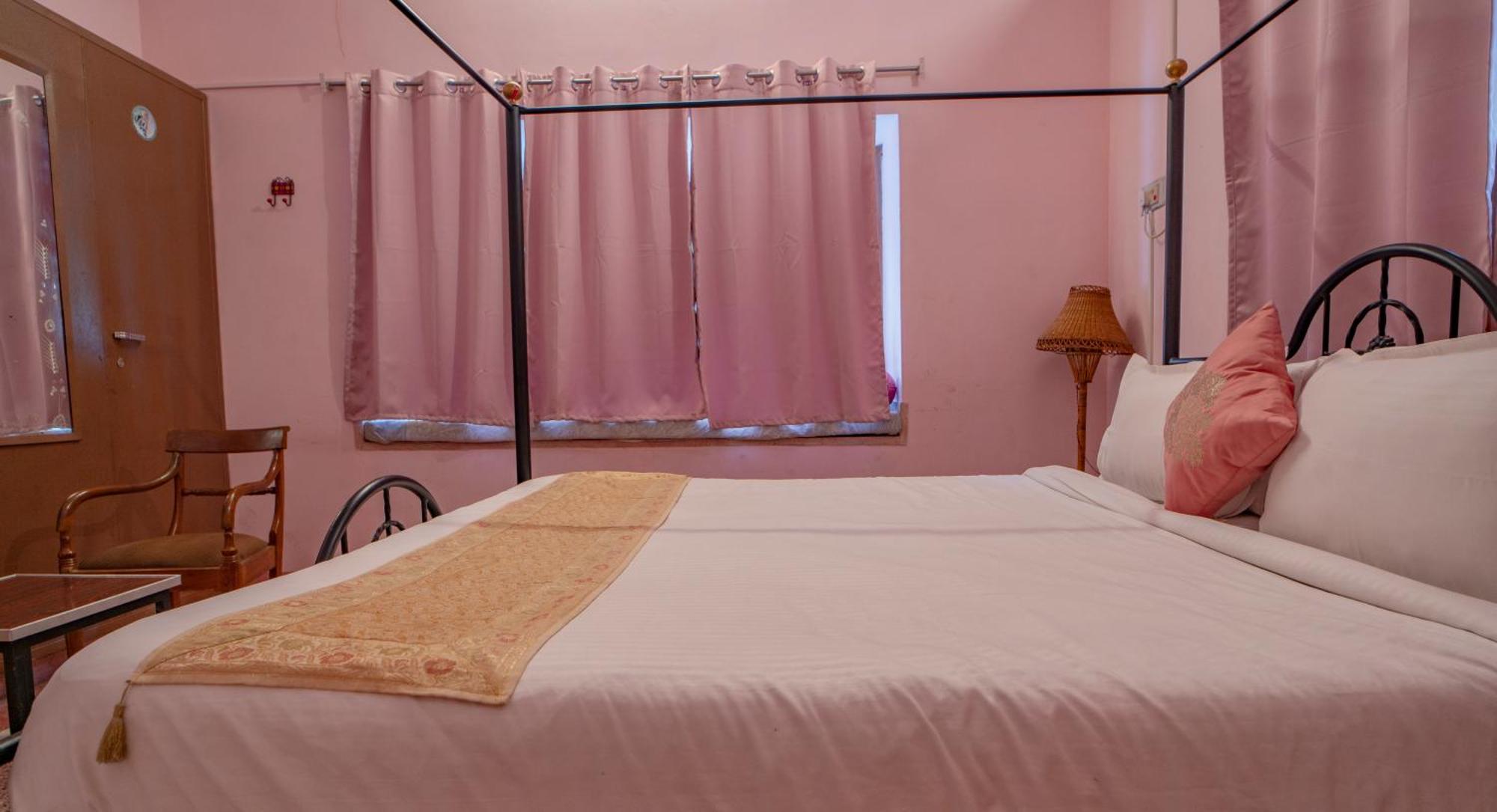 Ambavgarh Palace Hotel