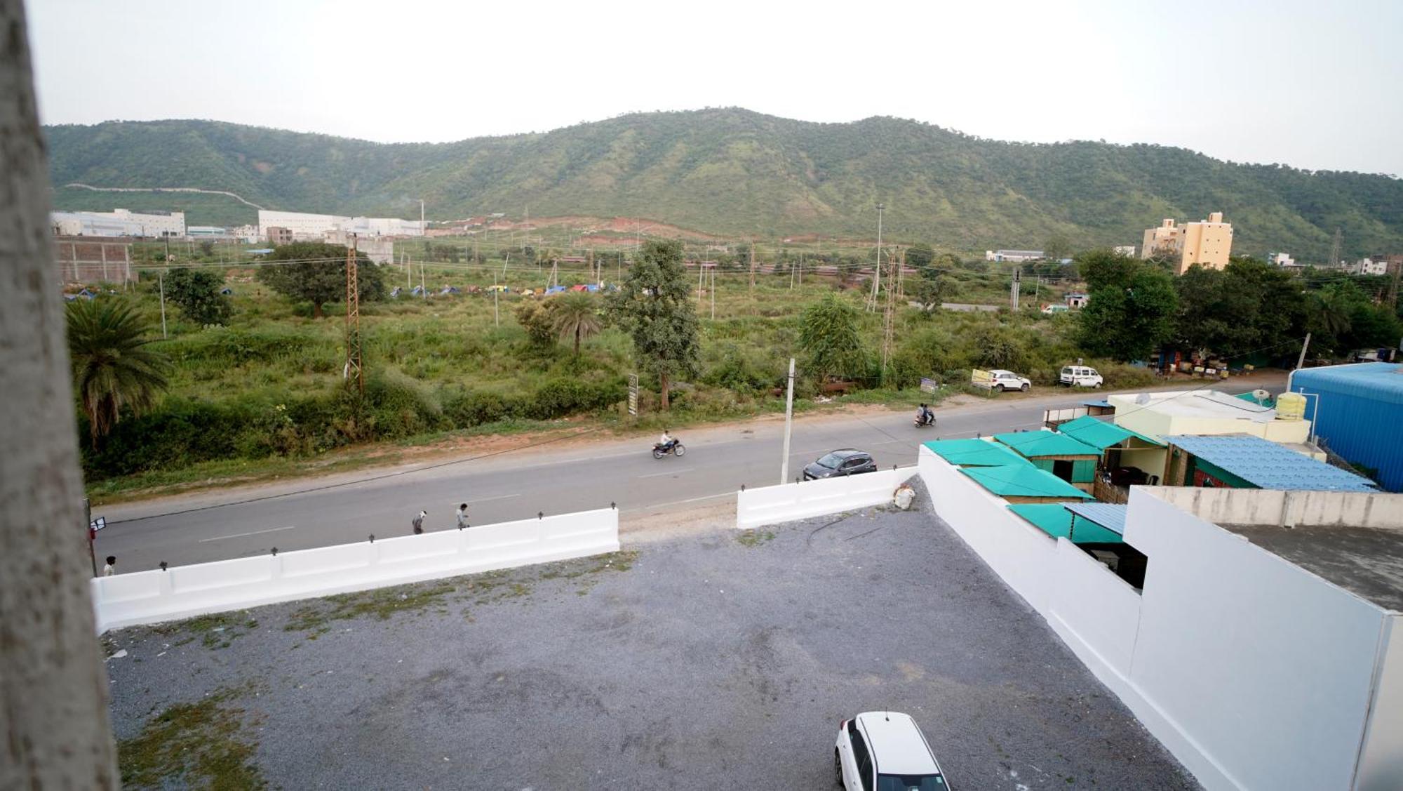 Badam Palace Resort *
