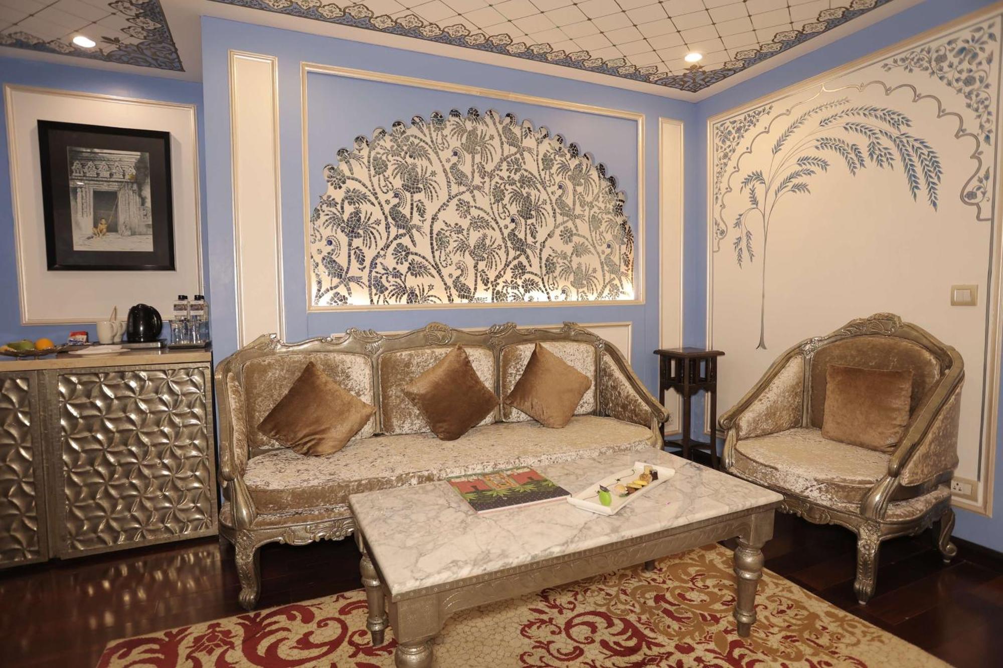 Radisson Blu Palace & 5*
