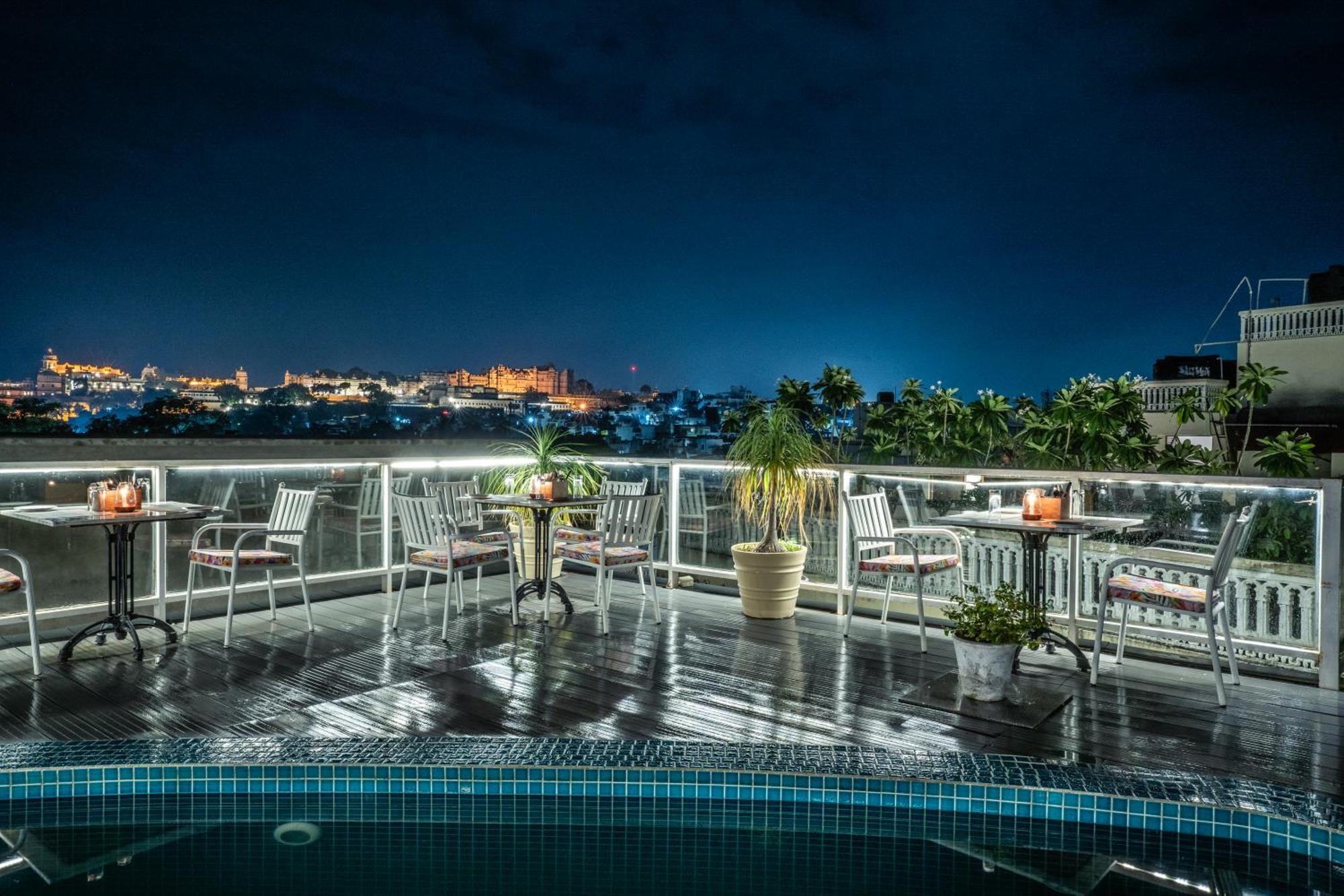 Tripli Shiv Hotel