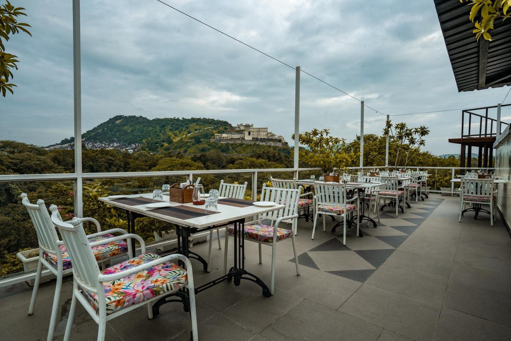 Hotel Tripli Shiv Udaipur
